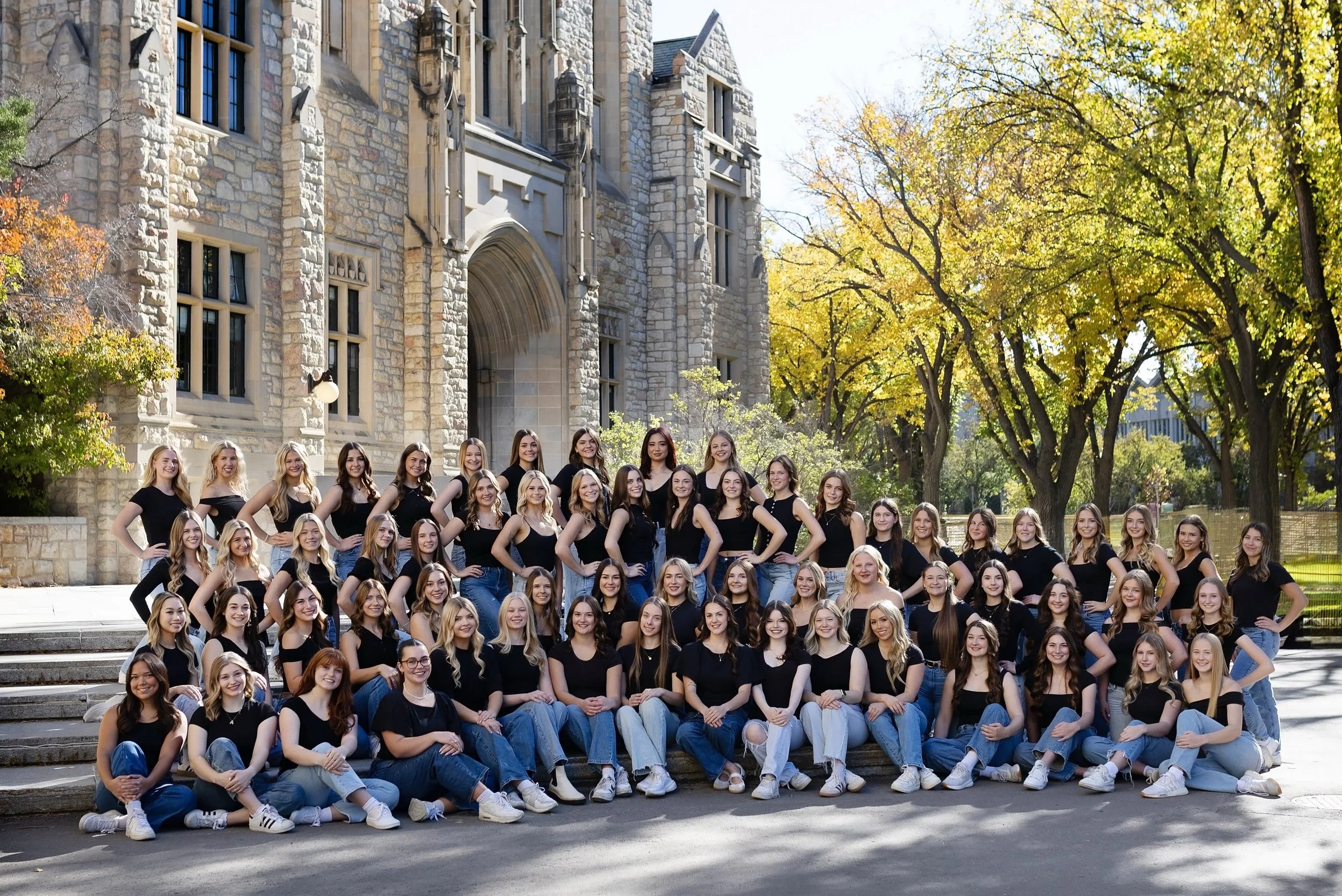 Introducing the 2026/27 University of Saskatchewan Dance Team! Looking forward to another great season!
Photo by @tonyawannerphotography