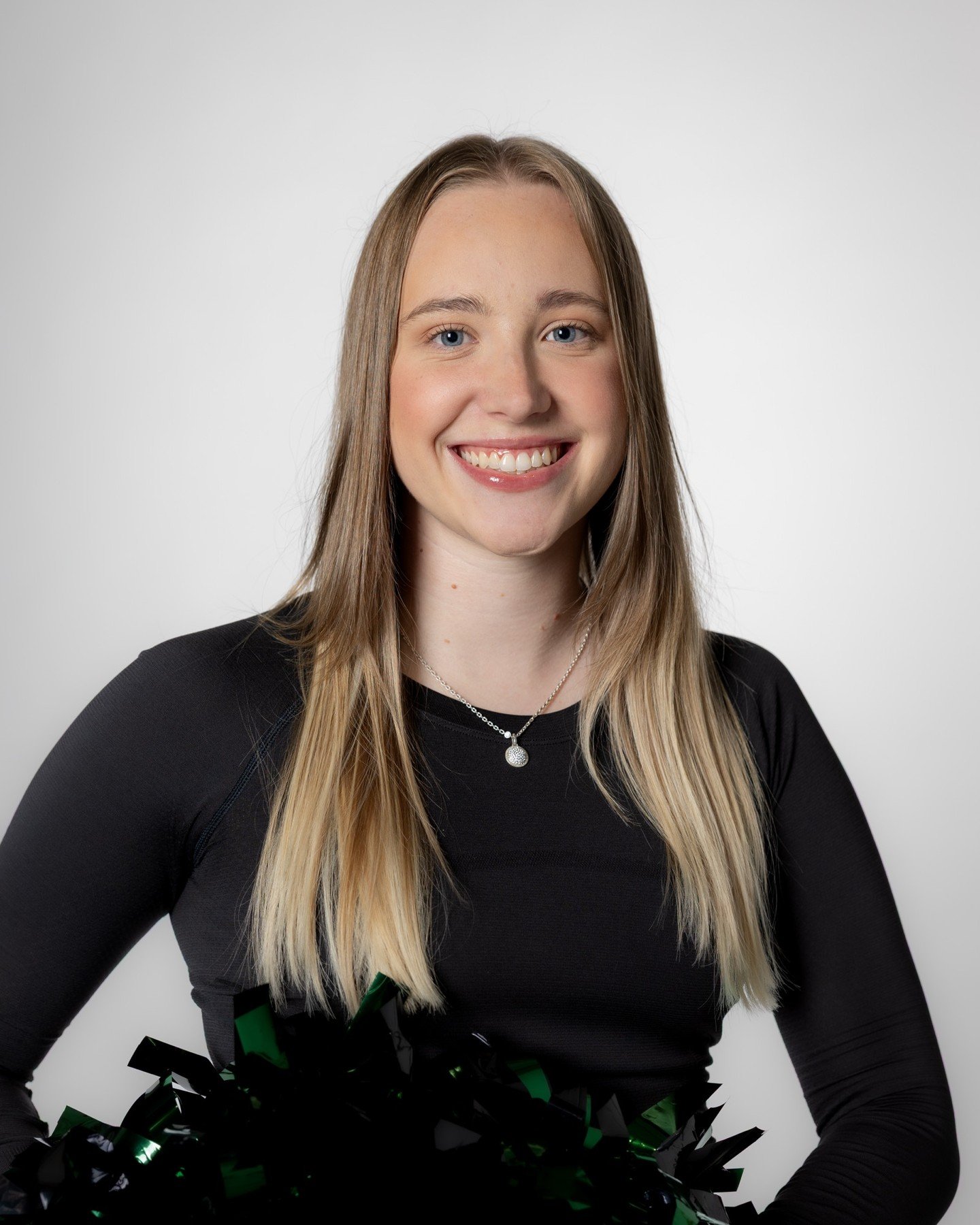 Sending all the belated birthday love to Darby!💚🥳🤍

..

Special thanks to our Ultimate Grand Champion Sponsor @motionfitnessyxe

..

Special thanks to our Grand Champion Sponsors @supplementworldsask @organictansaskatoon @sask_danceproject

..

Ph
