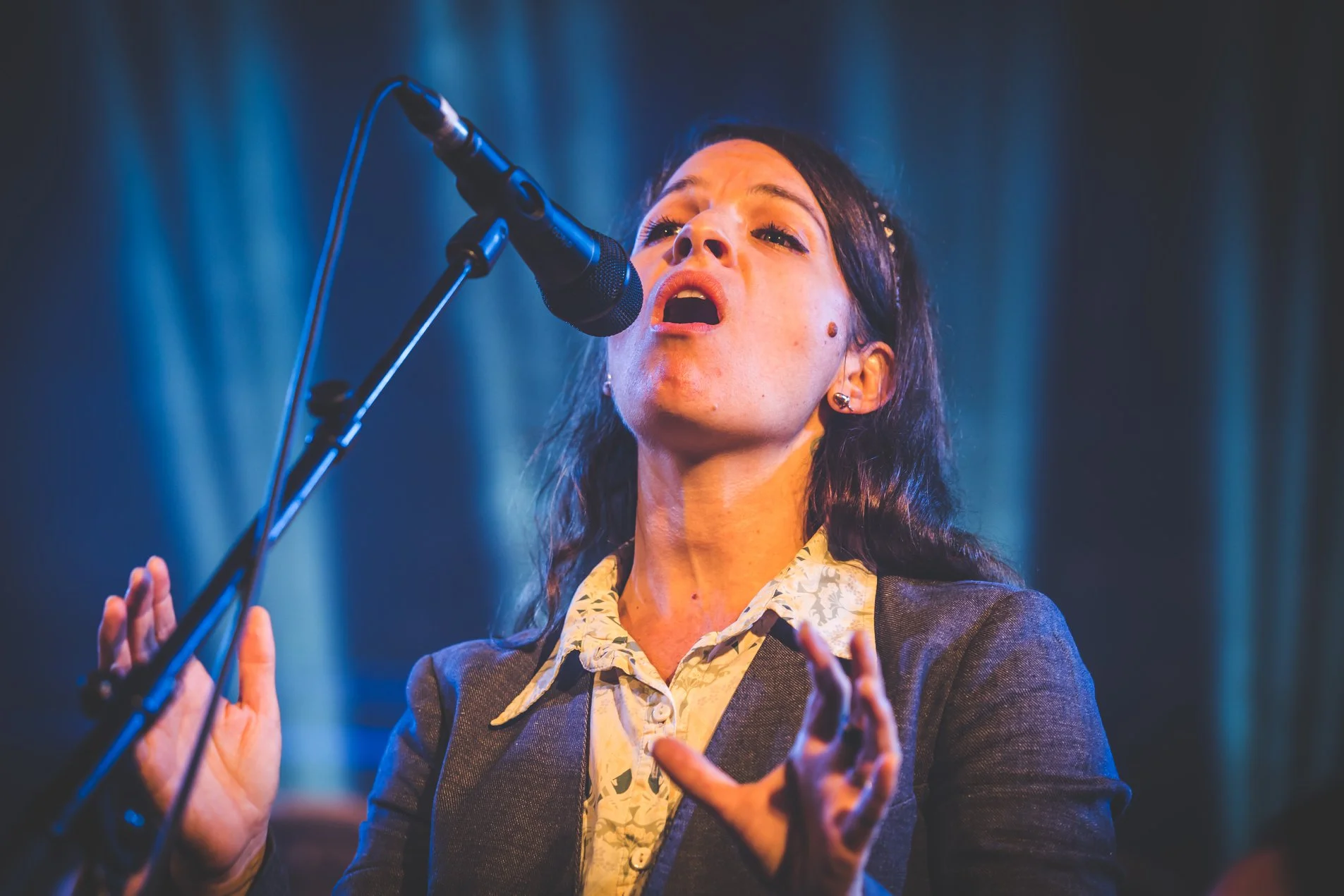 Jesca Hoop and LCV Choir at Union Chapel.jpg