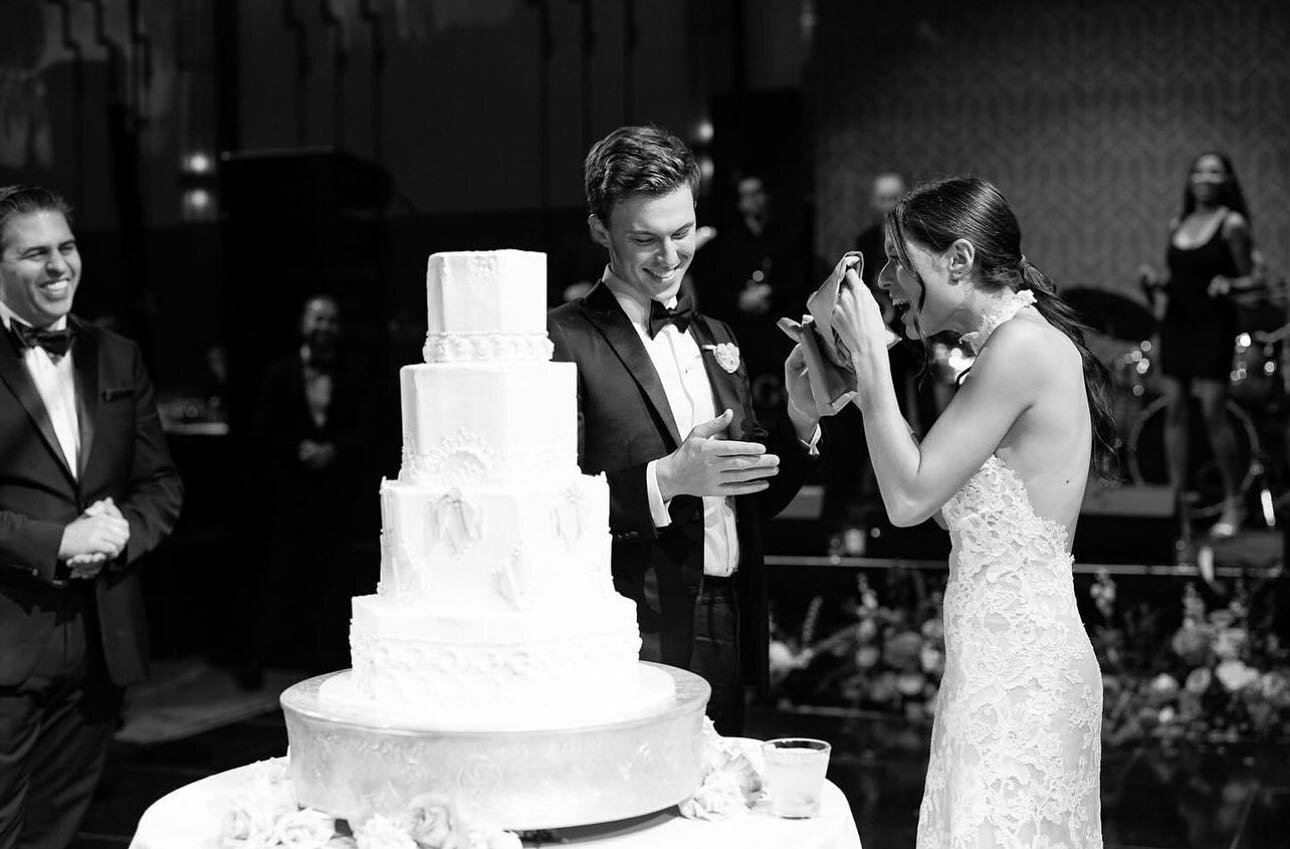 Those once in a lifetime moments. &hearts;️

@fyparties 
@cerkacreative 
@sarahmeriansphotography 

#ziegfeldballroom #nyc #weddings #weddingvenue #luxurywedding #nycbride #weddinginspo #brideandgroom