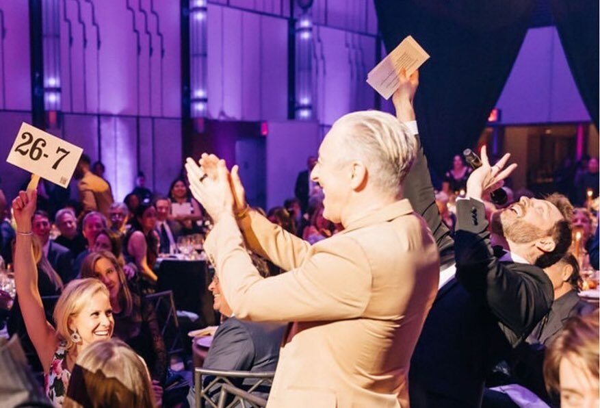 #Repost @patrickjtully, auctioneer extraordinaire! So much fun to have you as always ✨

Another electric night of entertainment &amp; fundraising to benefit @roundaboutnyc - special thanks to @alancummingreally for being a &ldquo;Faithful&rdquo; (IYK