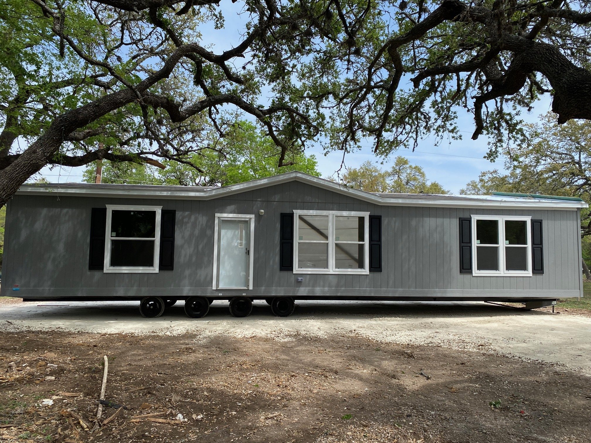 Home in a Month 2023: The Zapatas-The new home arrives!