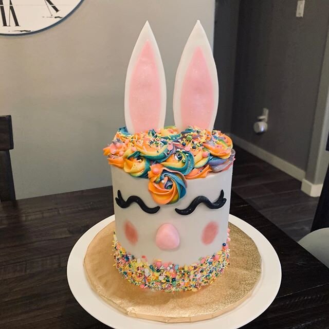 Sweet bunny cake for a very special birthday girl! 🐰💗