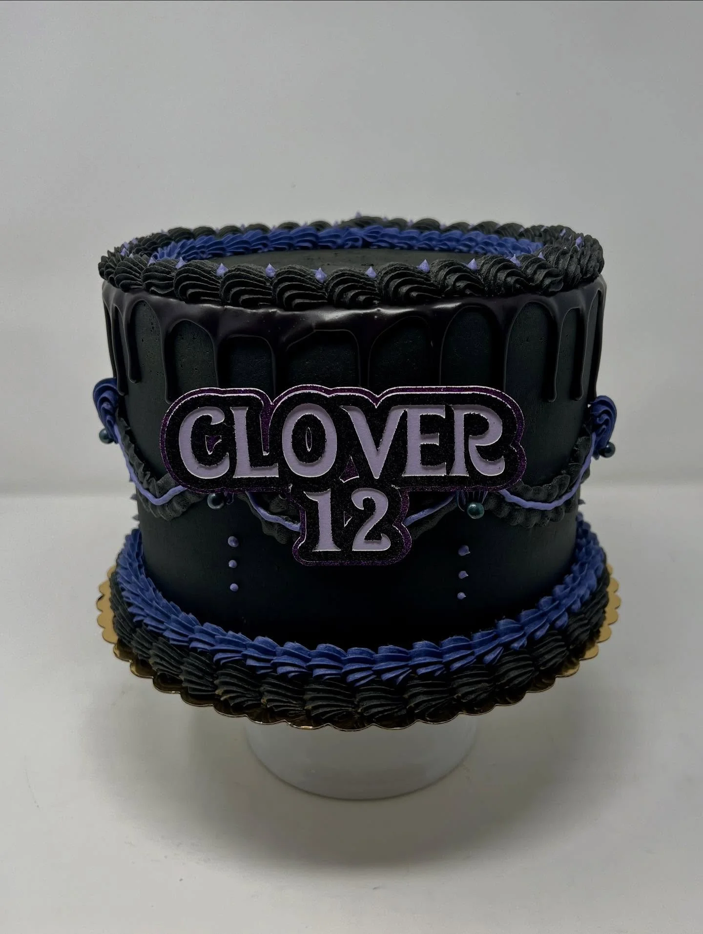 Couldn&rsquo;t skip hi lighting this amazing Halloween inspired birthday cake. Thanks for letting us help you celebrate! 💜 #midlandtx #midlandtxcakes #cake #cakesofinstagram #halloweencake #birthdaycake @katieberg12