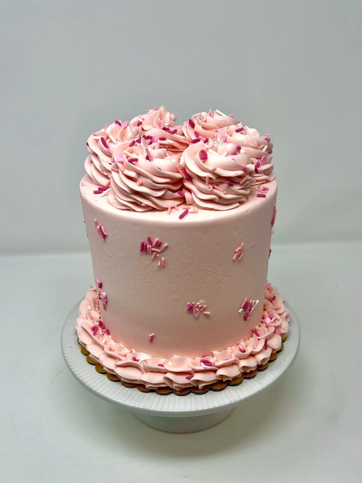 Quiet on Instagram means busy in the bakery! Couldn&rsquo;t think of a better way to rejoin the internet than this cake that is oh so pretty in pink! 💗💕