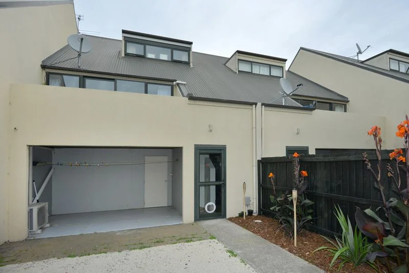 4/324 WORCESTER STREET - CENTRAL CITY