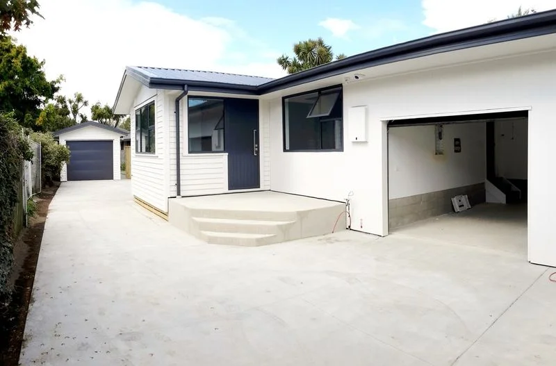 2/146 HILLS ROAD - RICHMOND