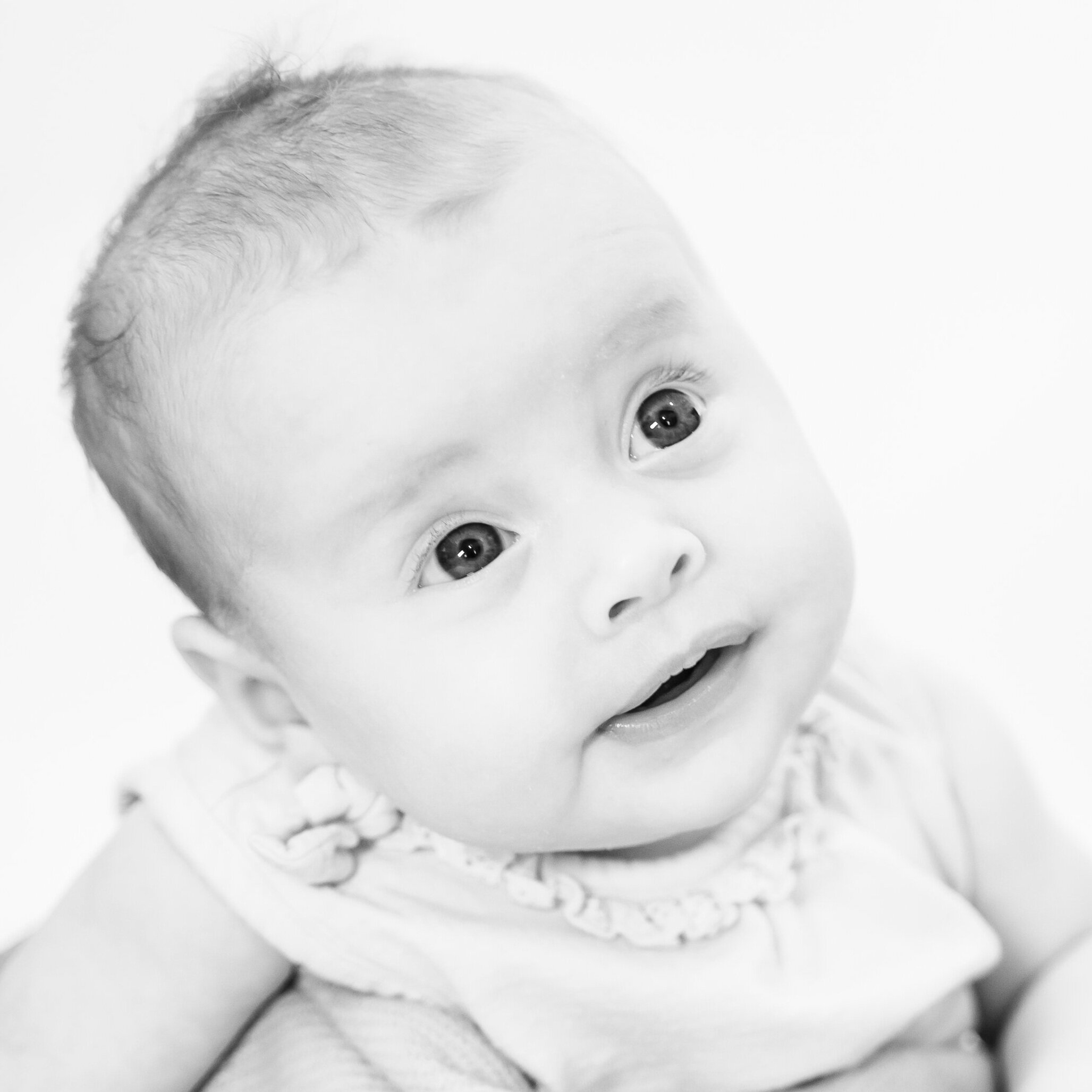 Imogen3months-BNW-38.jpg