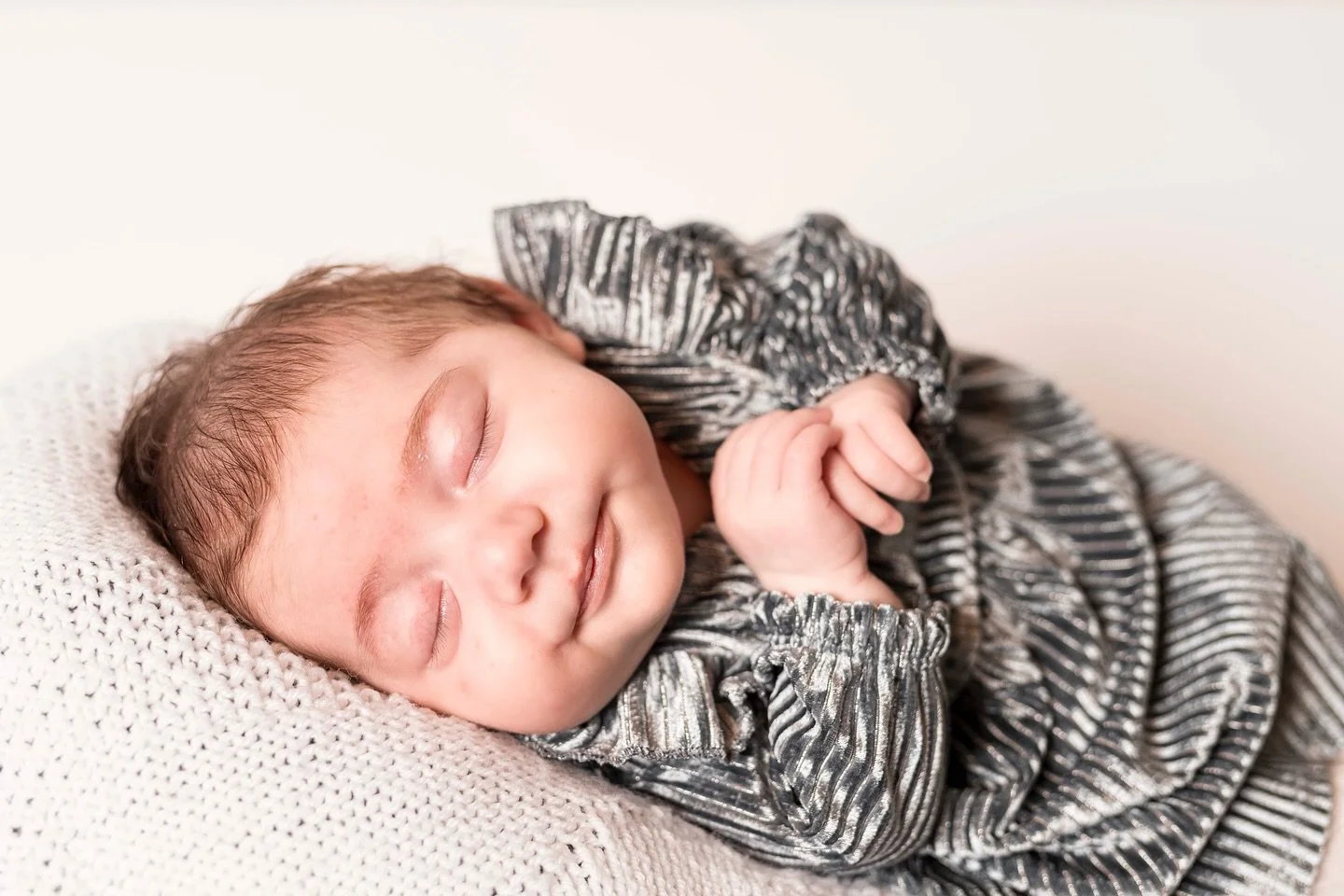 Poppy&rsquo;s first photoshoot. Another set of photos I&rsquo;ve been blessed to have the opportunity to create 💛

#walkermccabememories #8weeksold #newbornphotoshoot #guineapigs