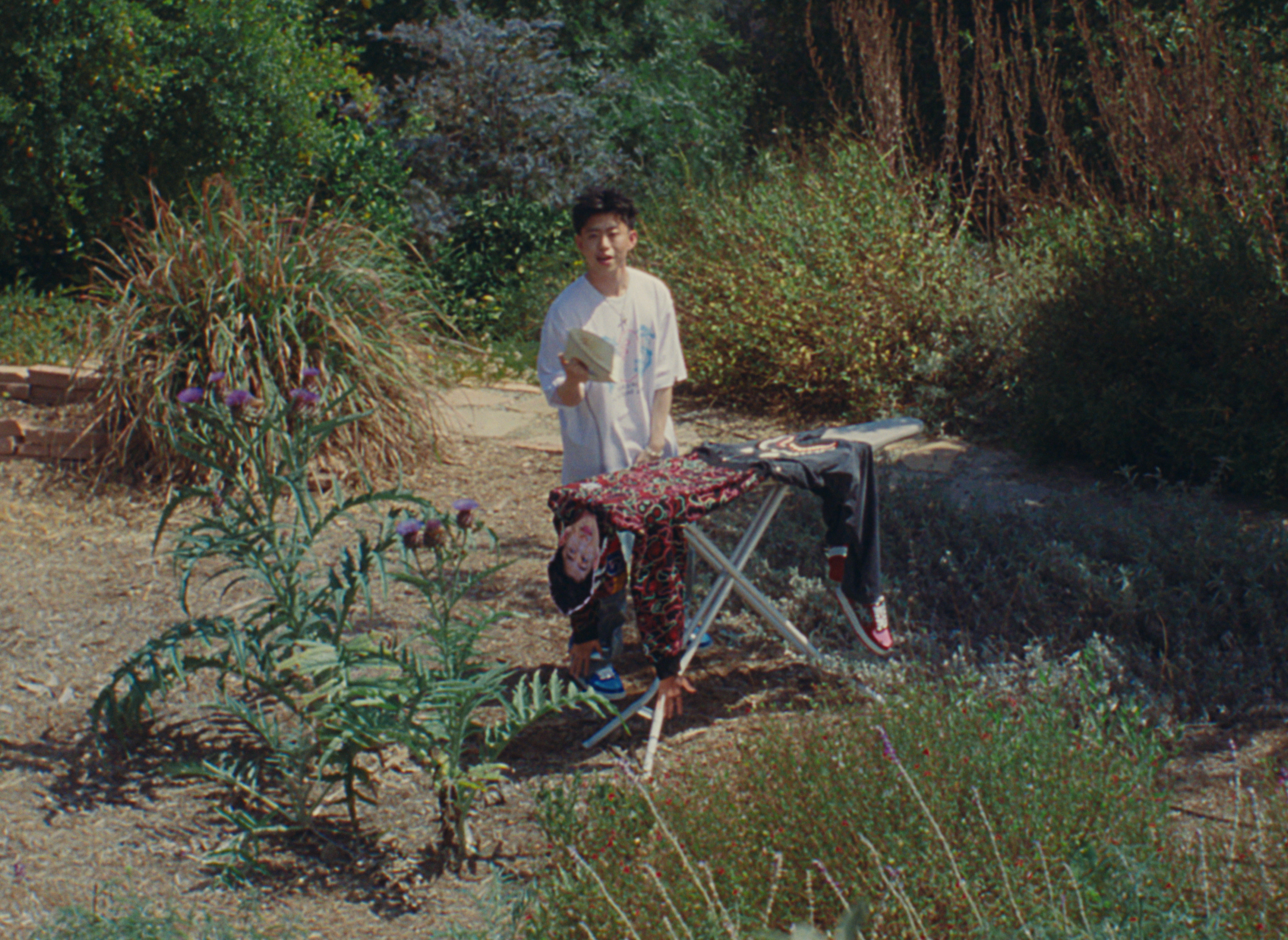 20250814_Bape_Rich Brian_no na_EB_v05_PL_422HQ.mov.00_00_36_21.Still007.png