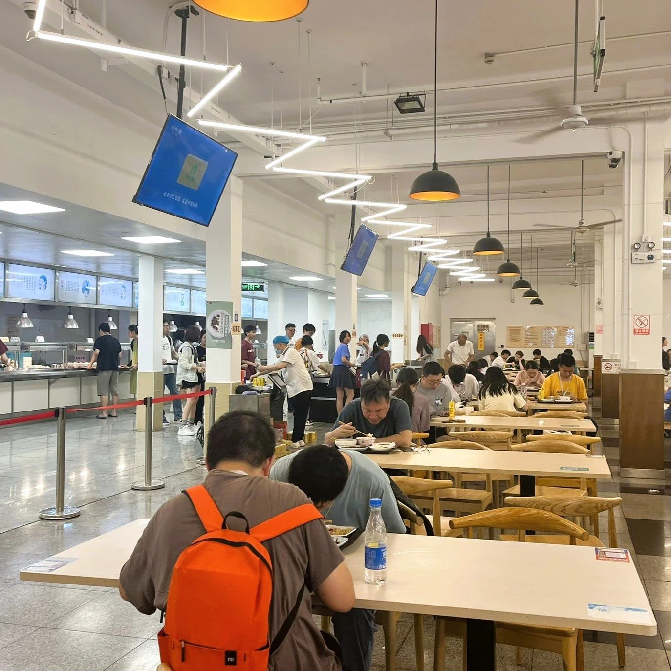 On the Chinese campus canteen — PULP
