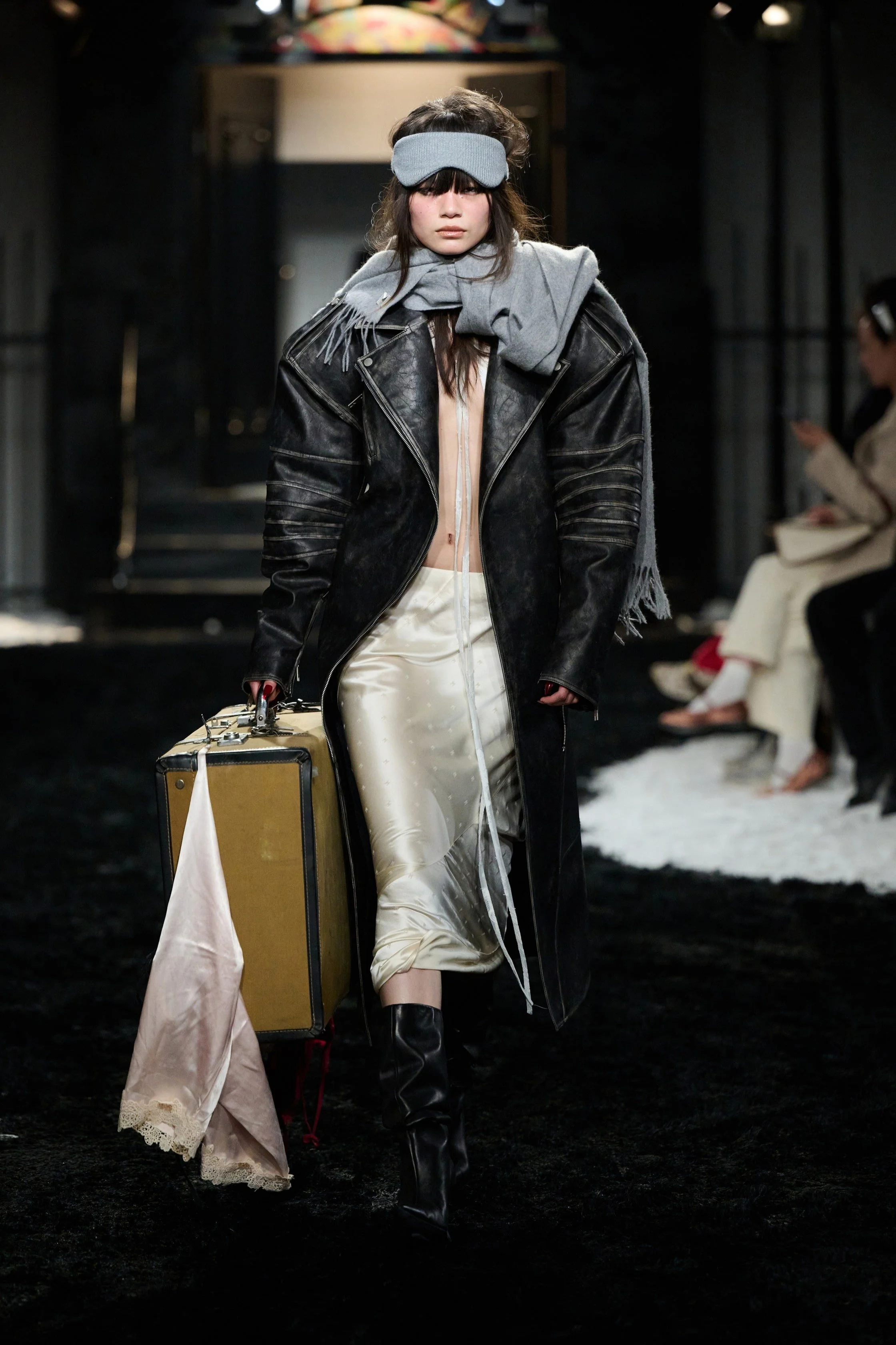 Youthful Chaos and Heartbreak chic : a sartorial expression of messiness in Mark Gong F/W 24