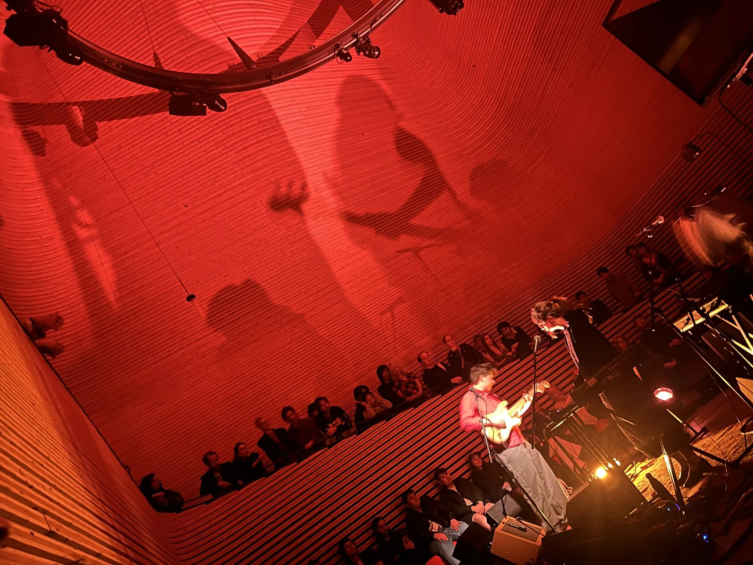  Dancing red lights in the sky&nbsp; 