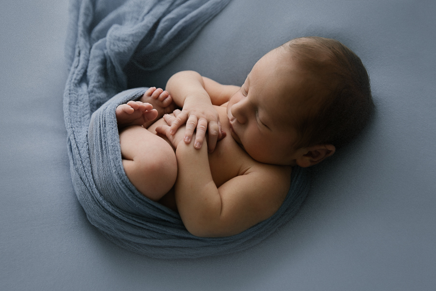  newborn baby family photographer Geelong natural light photographer Casey Bell 