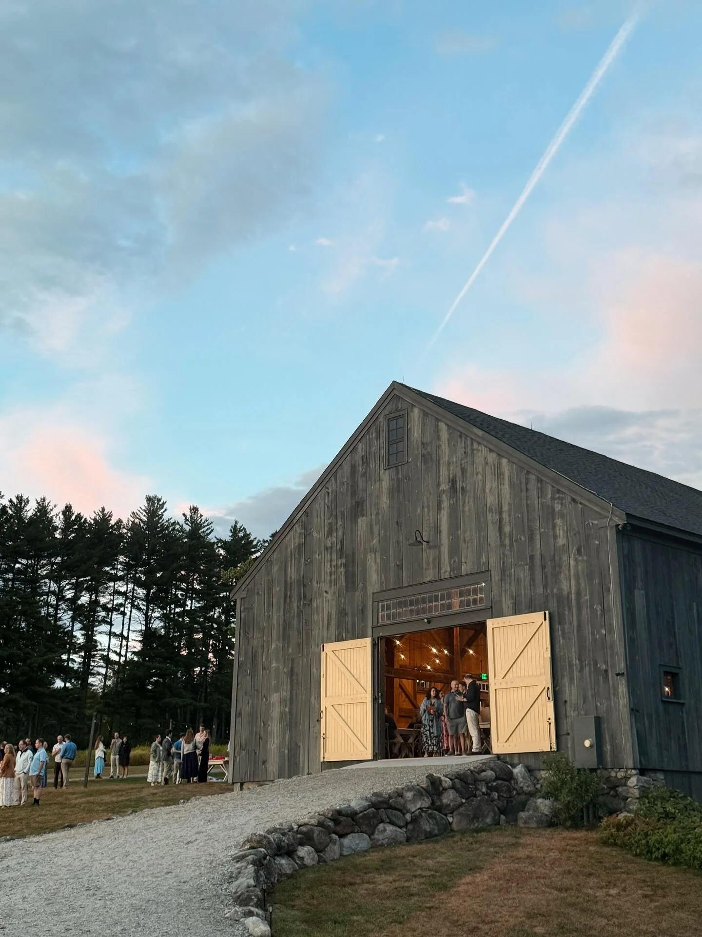 An incredible setting for a beautiful couple! 
&bull;
#summerweddinginspiration #barnwedding #barnweddingvenue #farmweddingvenue #wedding #newenglandlife #beachlife 
#ctliving #ctlifestyle  #ctinteriordesign #ctinteriordesigner #naturallybeautifulliv
