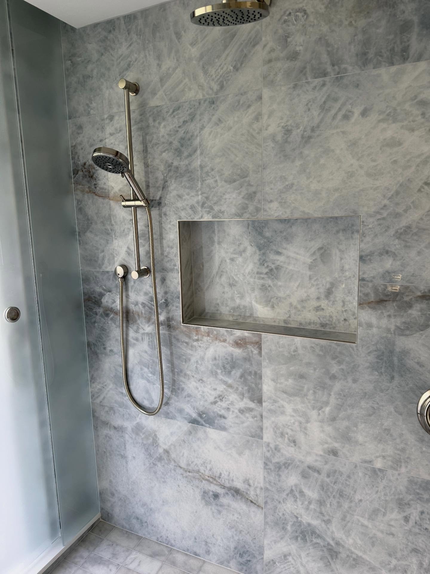 Sneak peak into our Palm Beach condo renovation!
&bull;
#palmbeachinteriordesign #whitandwell #palmbeachdesigner