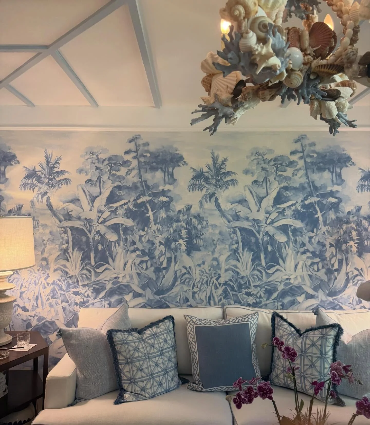 Incredible details and inspiration at @kbshowhouse
&bull;
#kipsbayshowhouse #palmbeachdesigner #palmbeachchic #palmbeachdesign #interiordesigninspiration