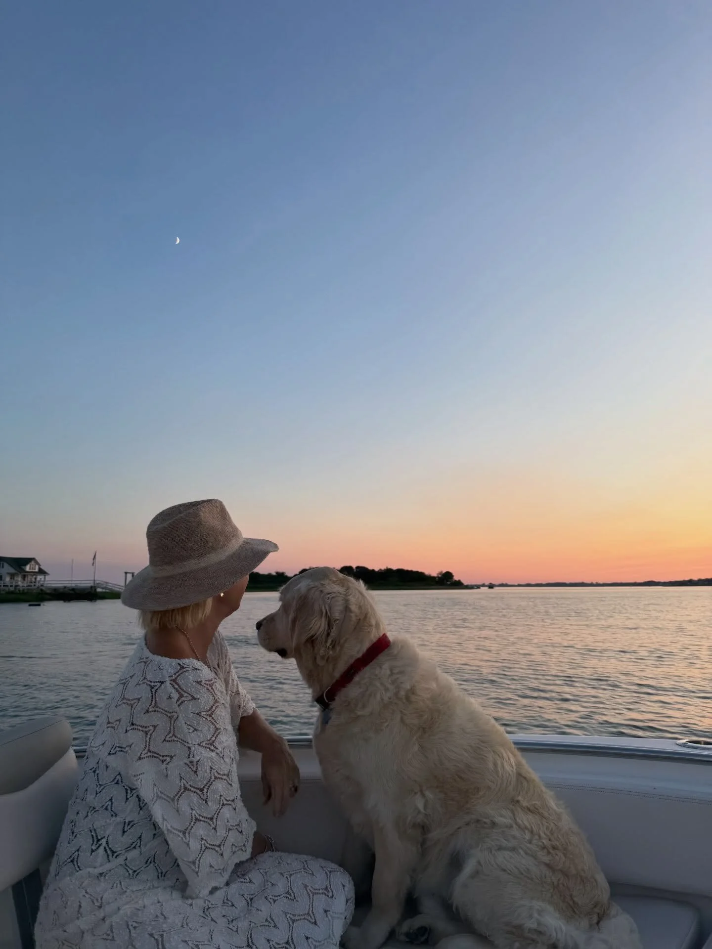A perfect summer sunset on the Long Island Sound!
&bull;
#ctlifestyle #ctlife #ctdesigner #coastaldesign #ctliving