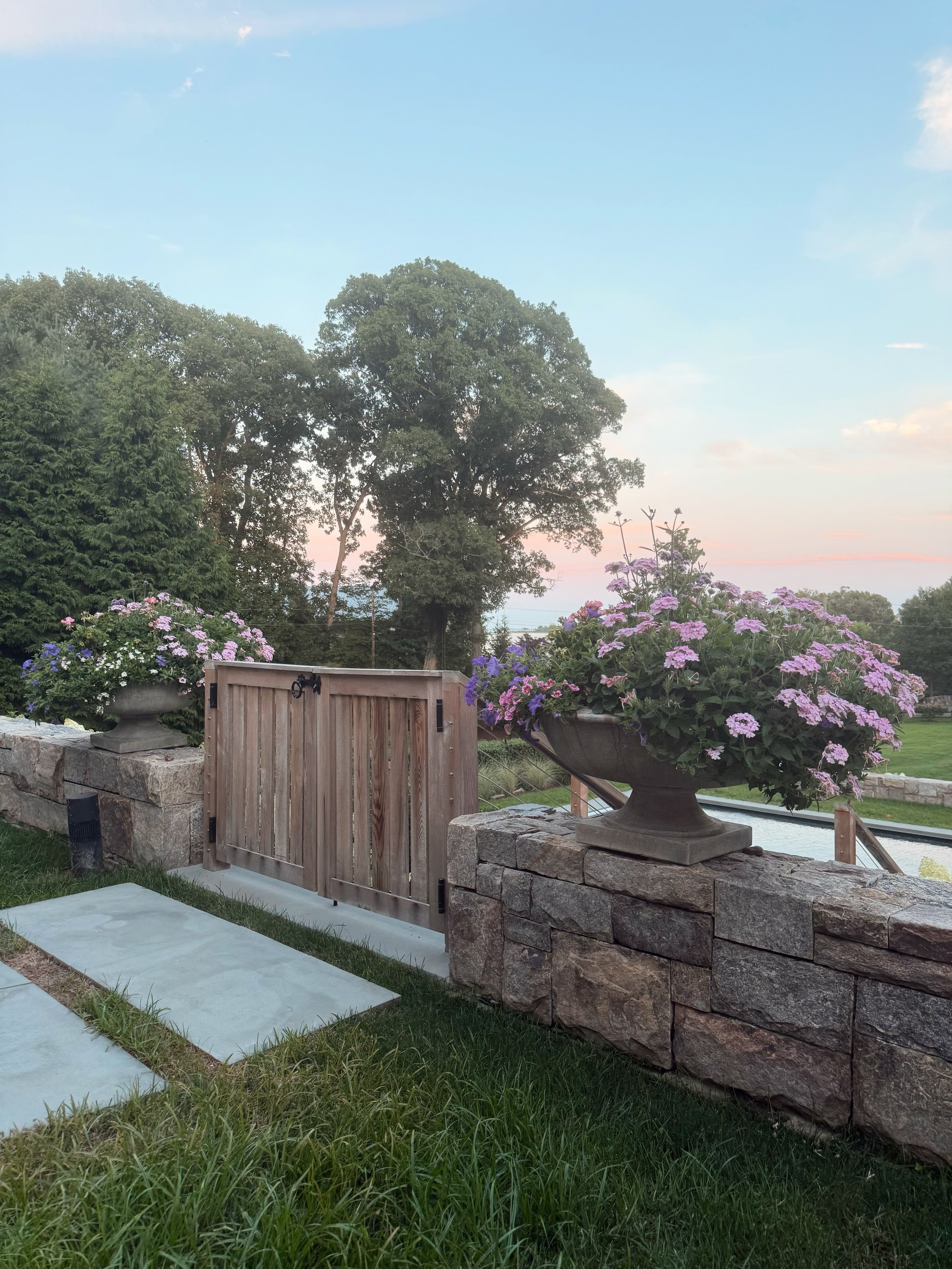 Scenes from summer in CT!
&bull;
#ctsummer #ctlifestyle #ctinteriordesigner #ctdesign #ctlife