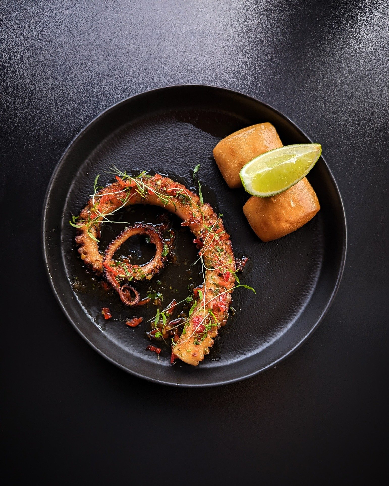 New Tasmanian Cray Pot Octopus special has launched at Pearl!
With xo chilli jam and crispy bao buns + lime, this one is not to be missed,
.
#PearlAndCoHobart #hobartfoodies #hobarteats #hobartrestaurant #seafoodrestaurant #tasmanianseafood #tasmania