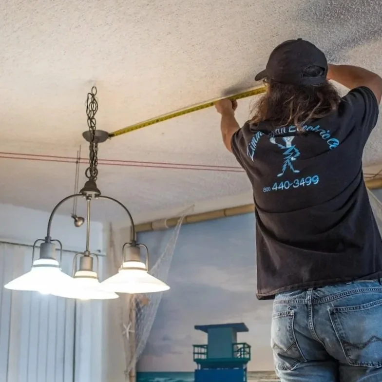 Diagnosing Currents with a Smile