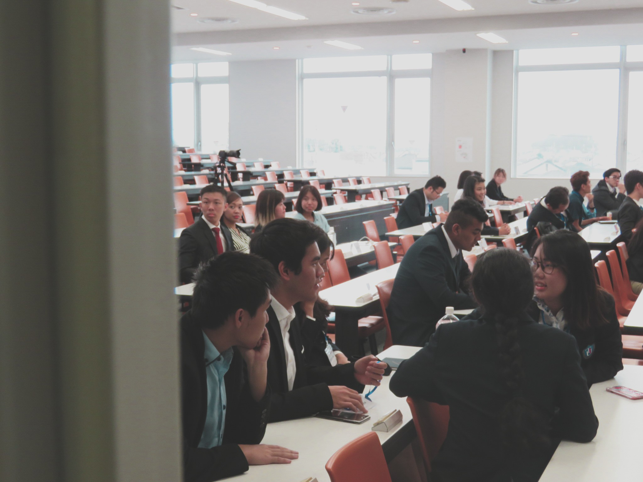  Delegates getting to know each others before the start of the day 