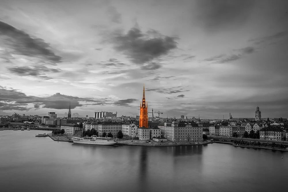 Stockholm orange torn_1000x667px.jpg