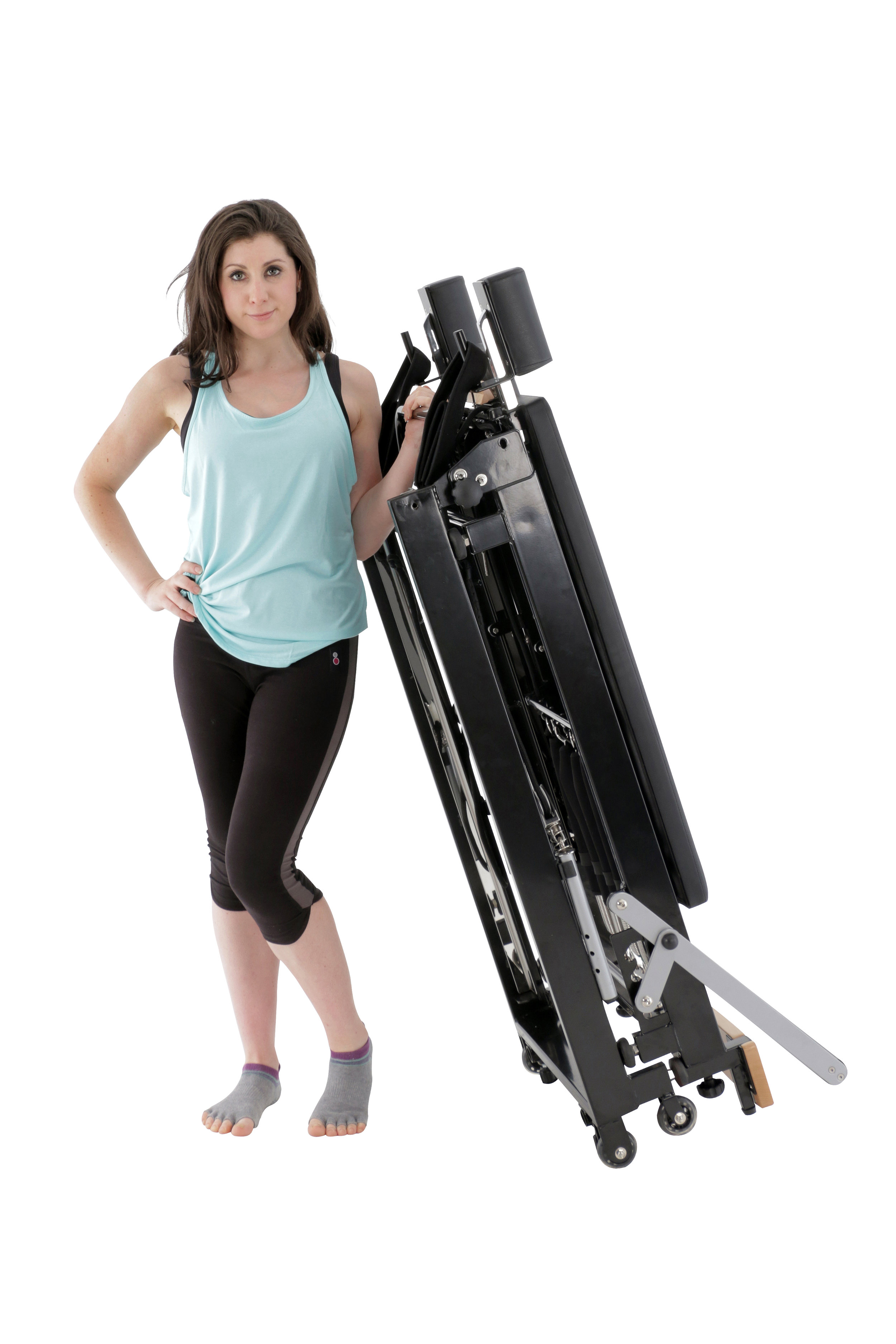 Align F2 home folding pilates reformer with small user