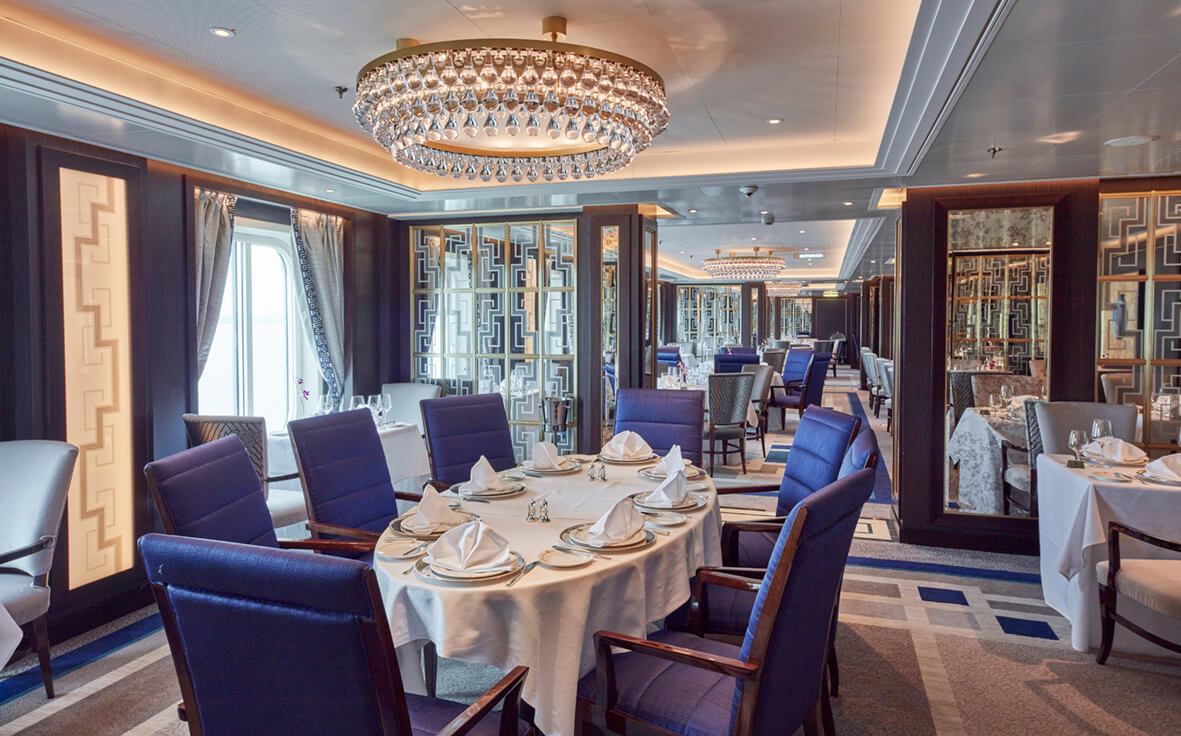 QM2_CHEF+LOW+RES+BWLow+Res.jpg