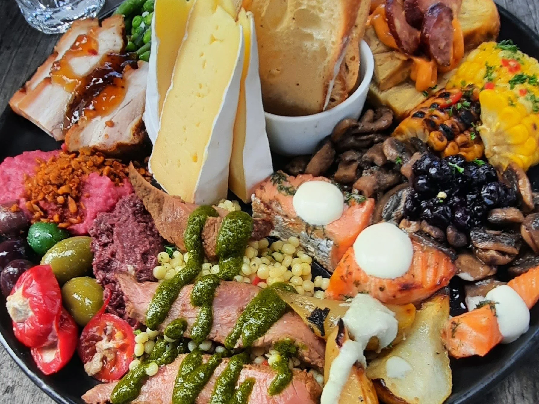 W&WCT feature image (vineyard platter for lunch-02).jpg