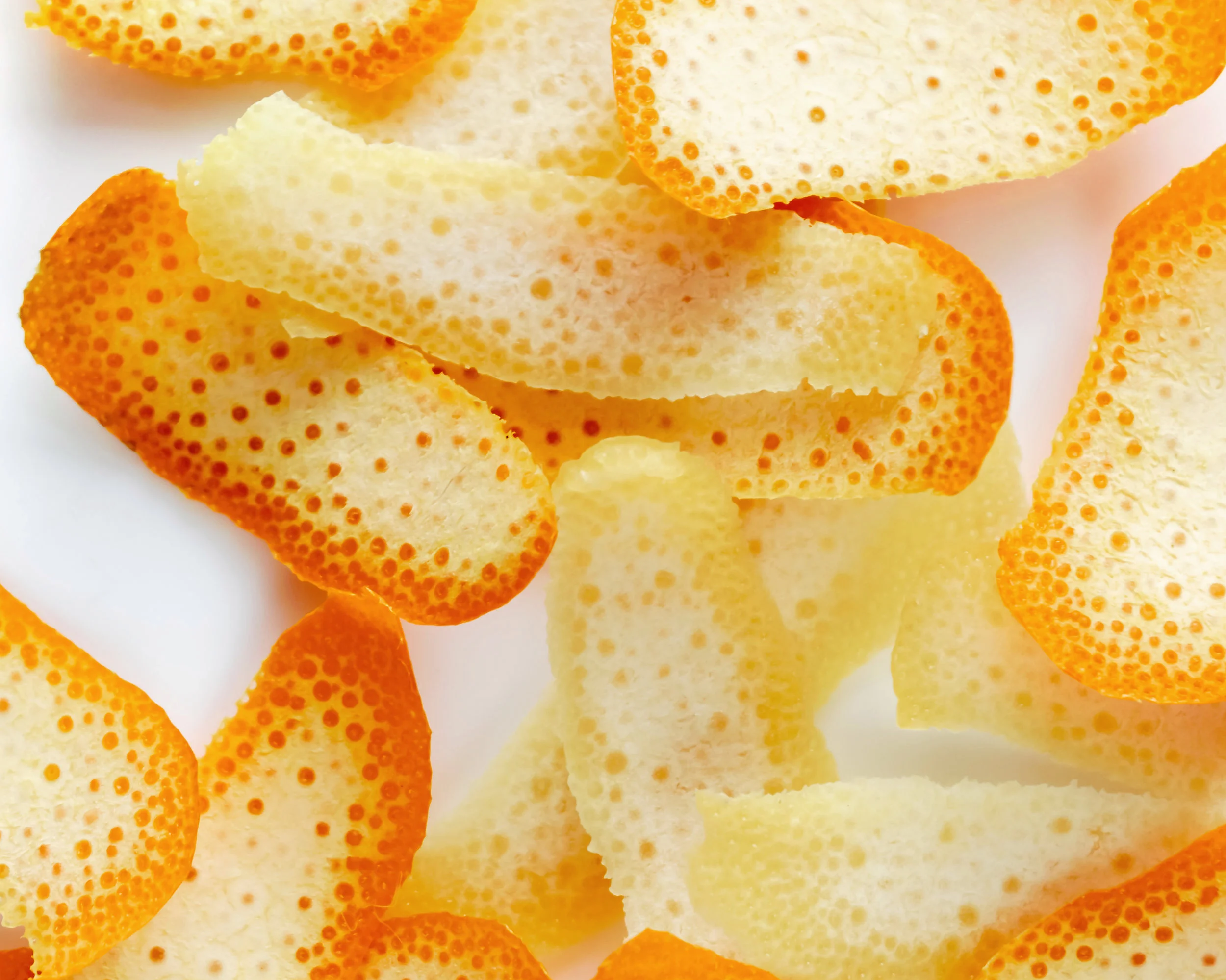 Mikrodermabrázia, mikroneedling, laserový resurfacing a chemické peelingy