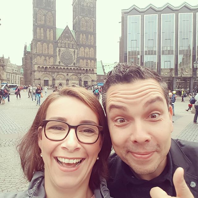 Viel Spa&szlig; 😆😆😆 hatten wir heute beim Erstgespr&auml;ch mit einem potenziellen Neukunden in Bremen...
Inspace goes Bremen!😁
.
.
.
#inspace_by_engelmann #bremen #neukunden #dieswanja👧 #derlevent #ontour #innenr&auml;ume #foyergestaltung #neue