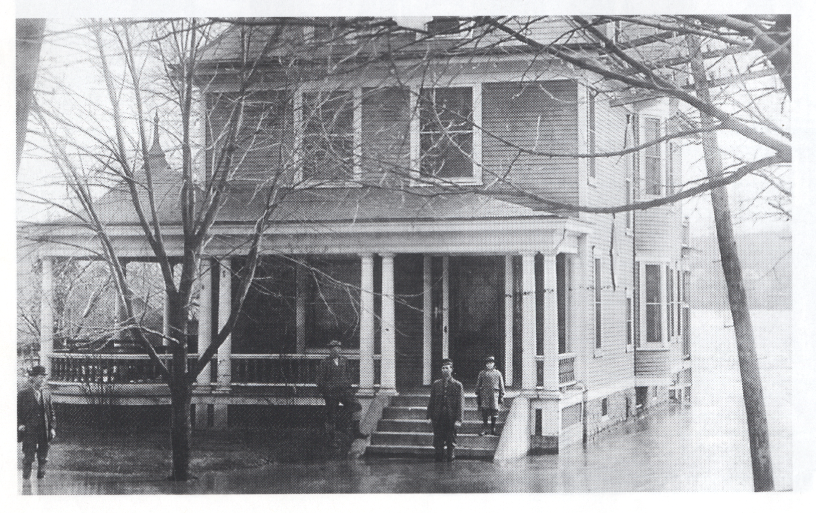 1913 Flood Webster house next to the Presbyterian Church 4th st.png