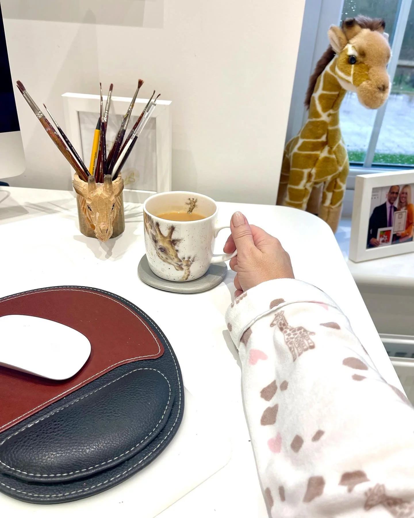 Welcome 2025! Back to the desk, thought I&rsquo;d show the giraffe 🦒 themed goodies I got for Christmas, fleece pyjamas from @bouxavenue and my new favourite mug from @wrendaledesigns 😊 

✉️ Going into 2025, looking at prices, with the rising costs