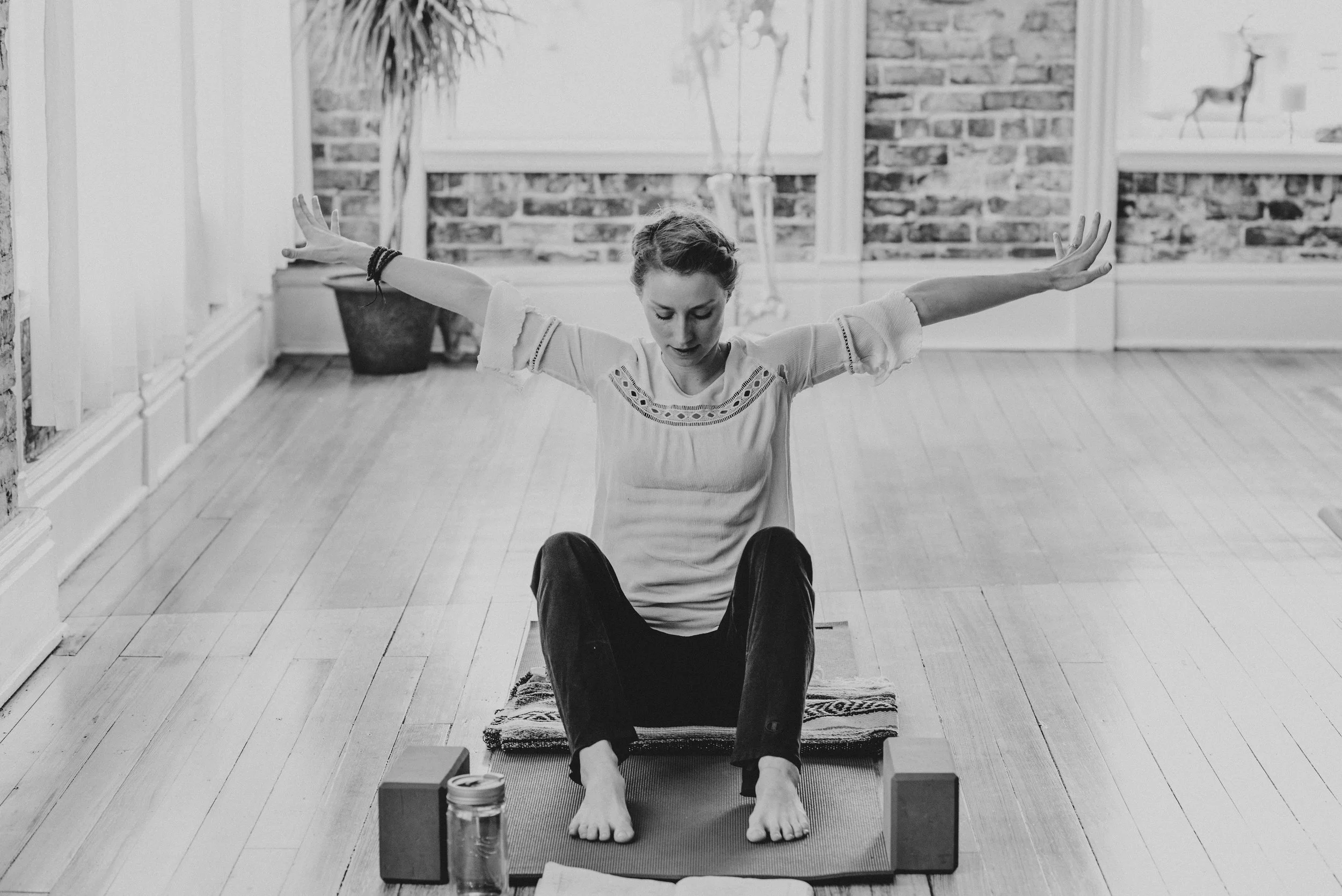 BEYogaMarieClass-9.jpg