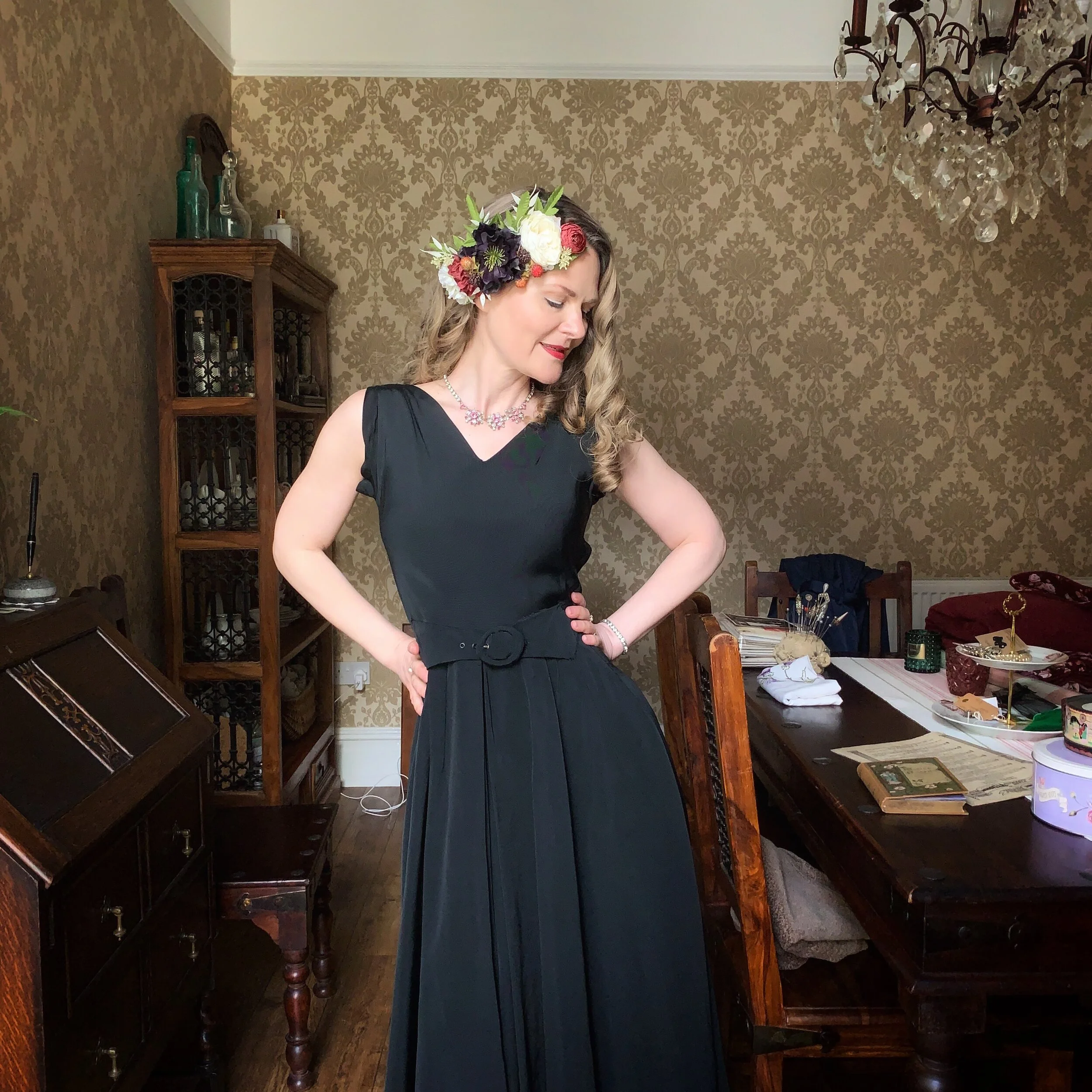 Vintage 1940s Black Susan Small Evening 