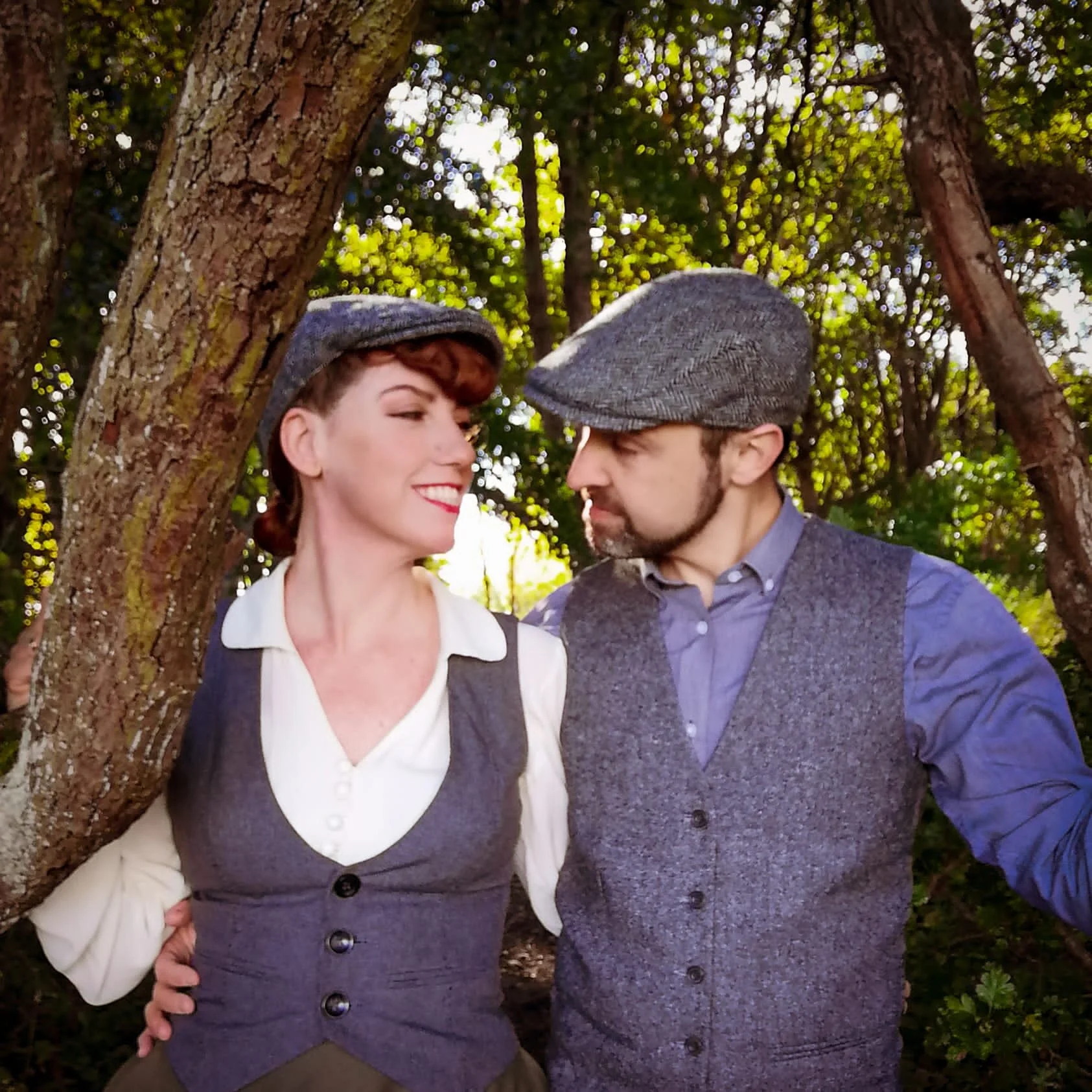 Highland Harris Tweed Flat Cap Black/Grey Herringbone