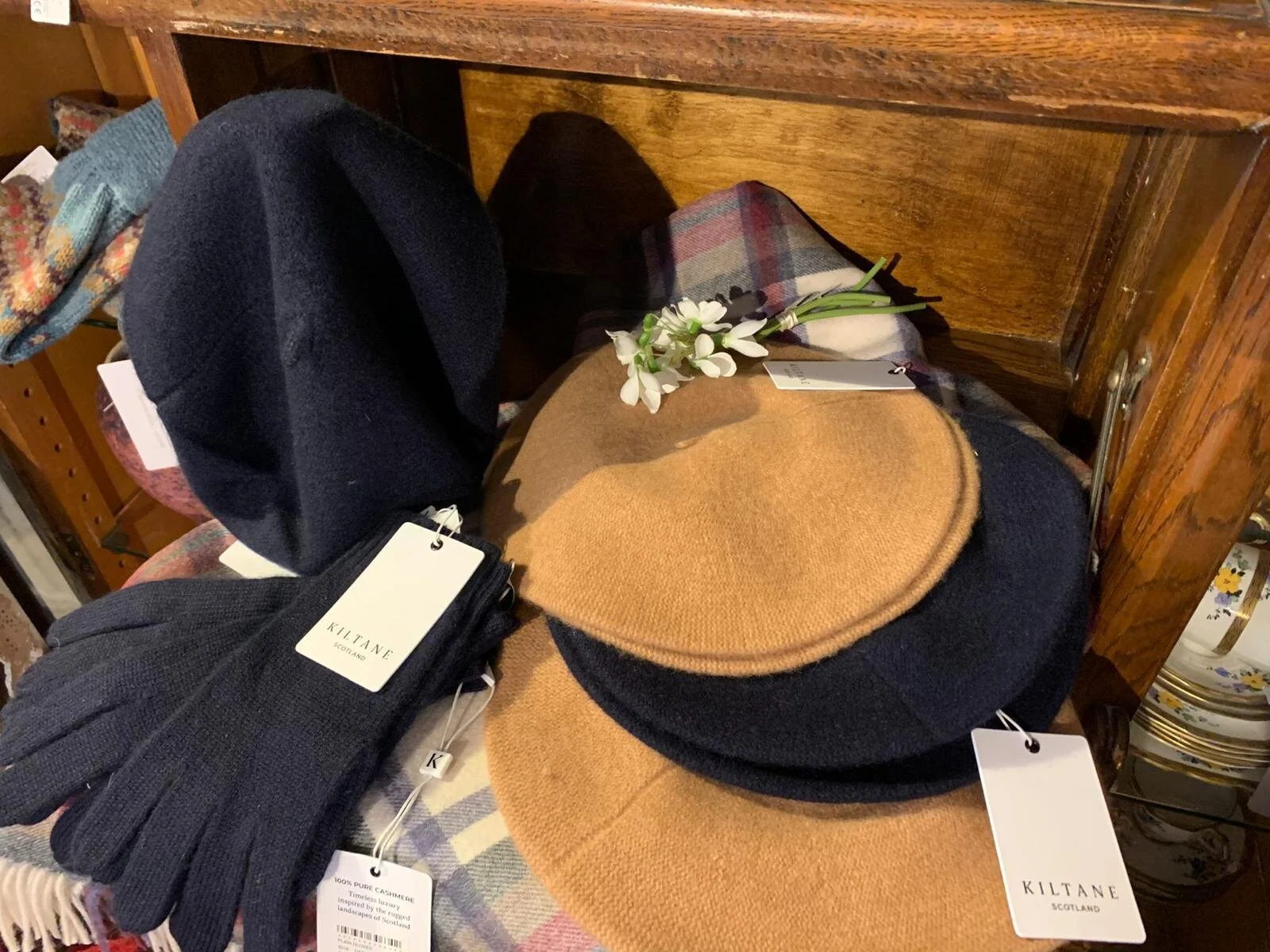 A8981FCA-B46B-4FFC-94D6-A44AF0DB727C