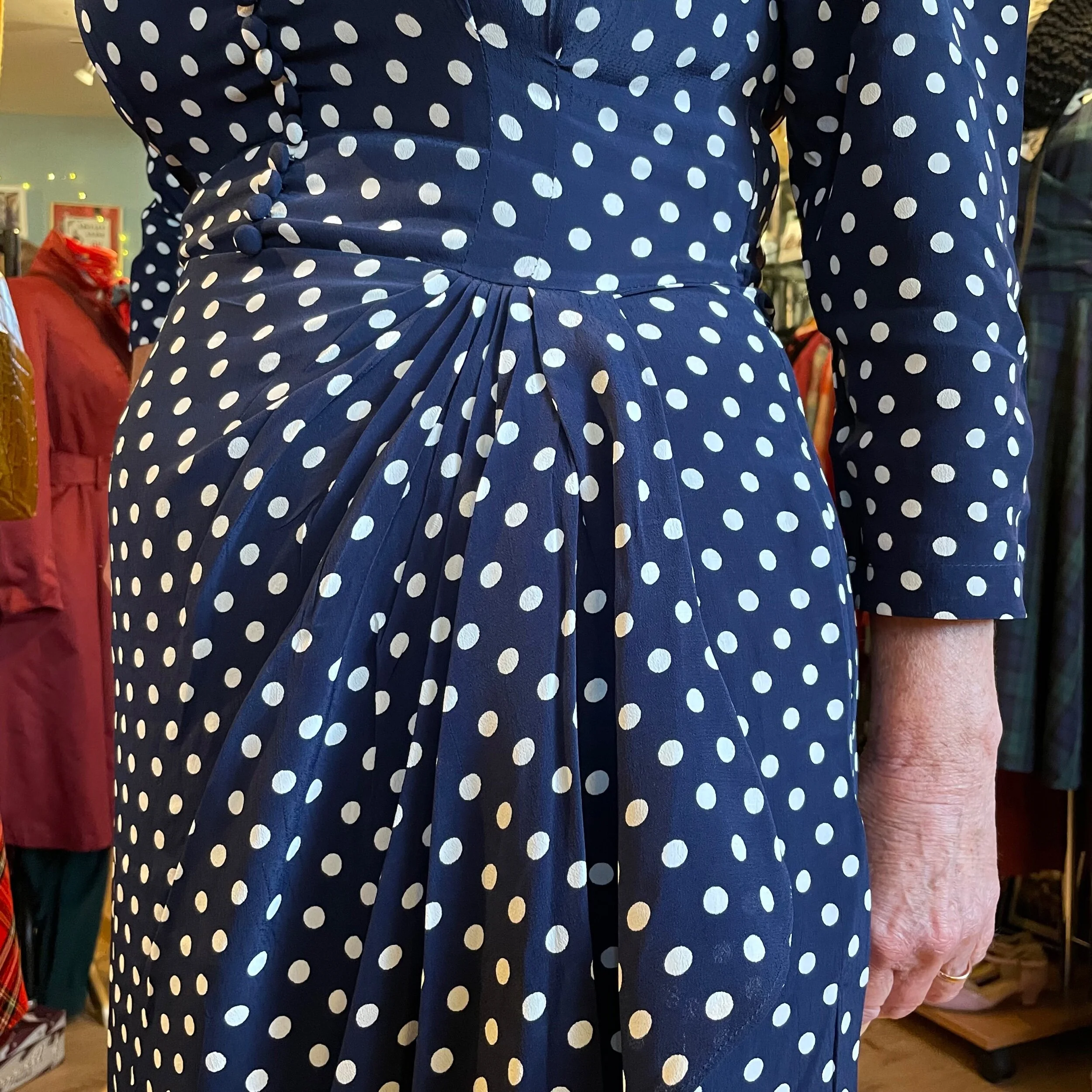 FE26FA03-8B4C-4DEA-9D93-065C78770281