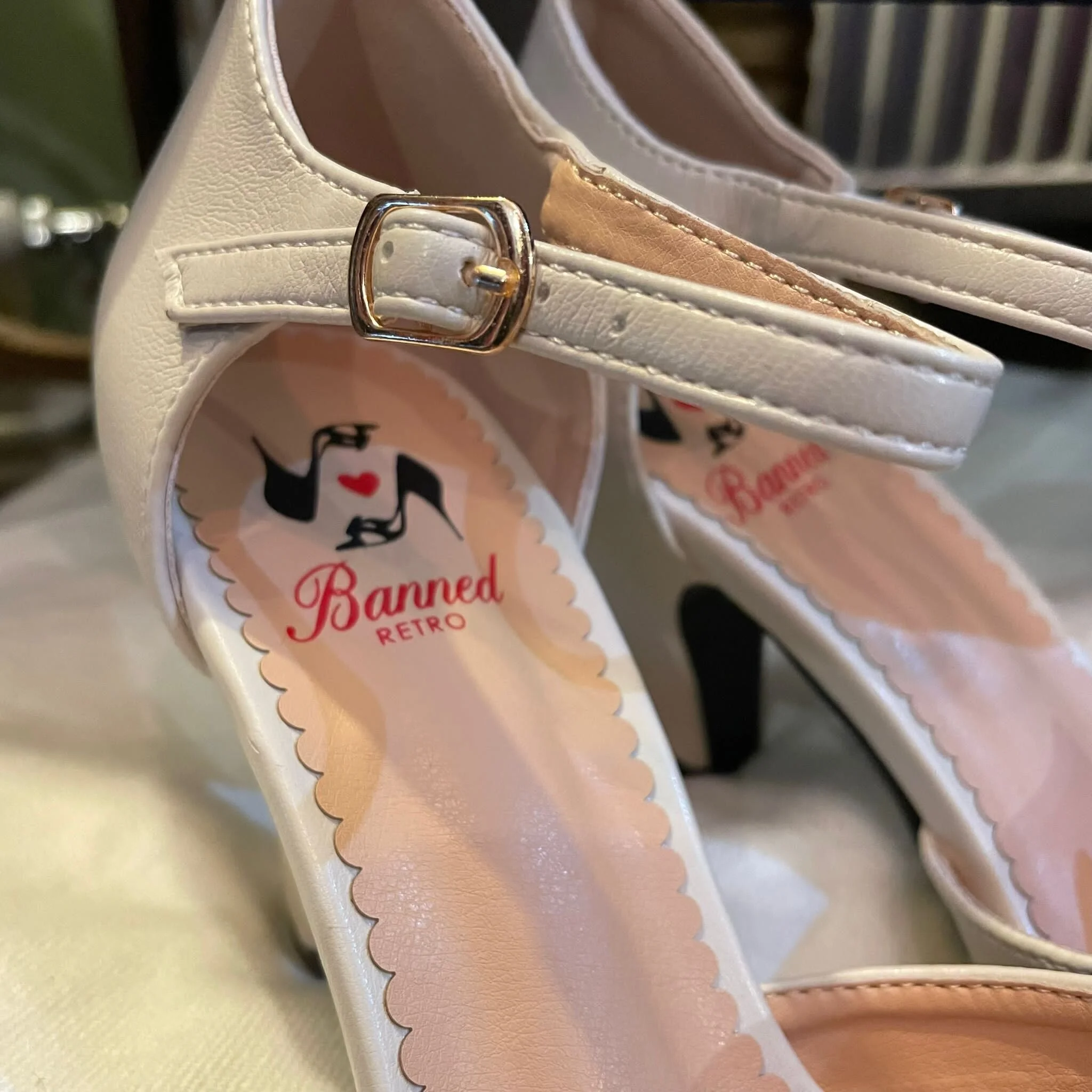 B8F57472-160B-4B01-B734-32FE18C81F50