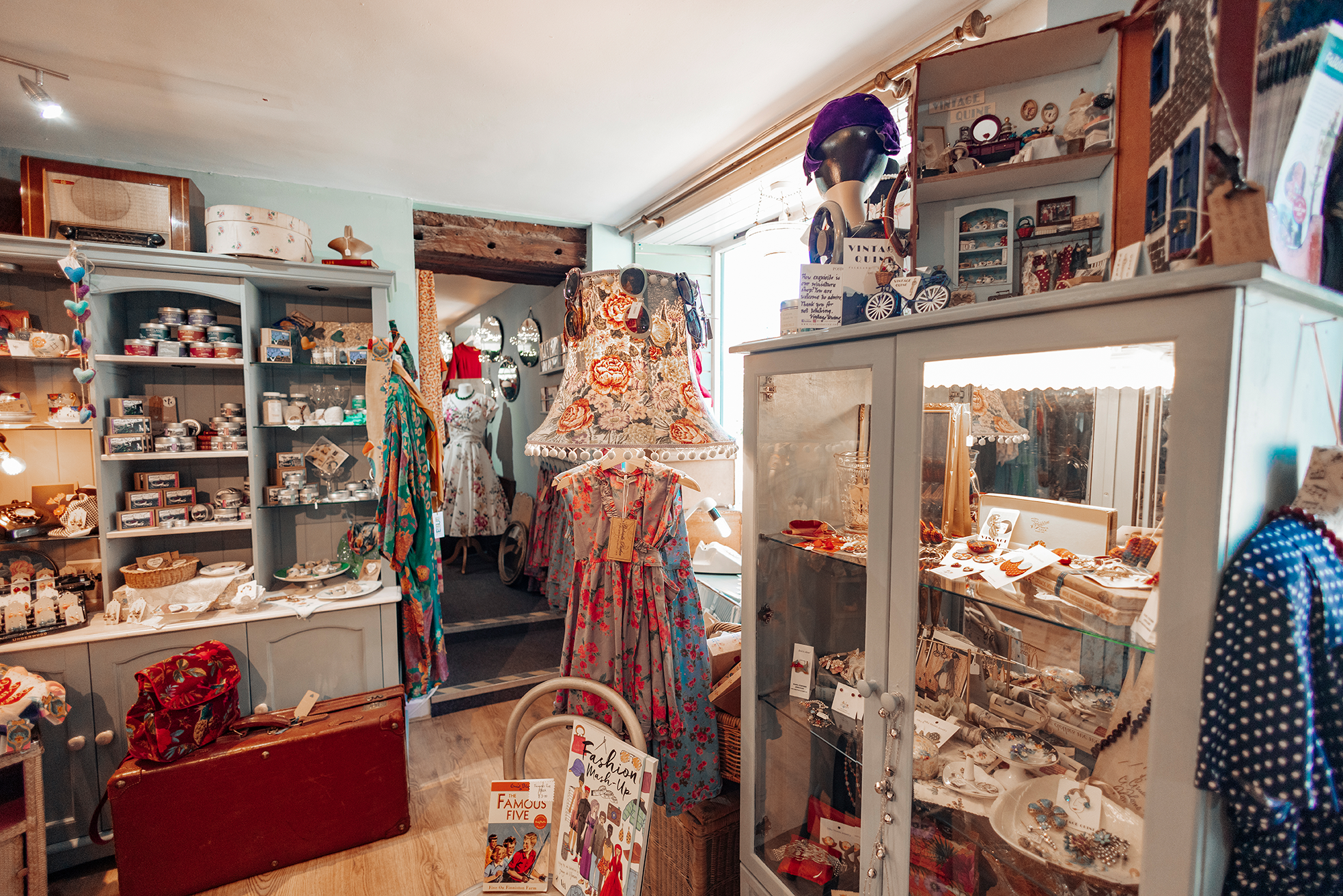 Vintage shopping: where to find fashion's famous five