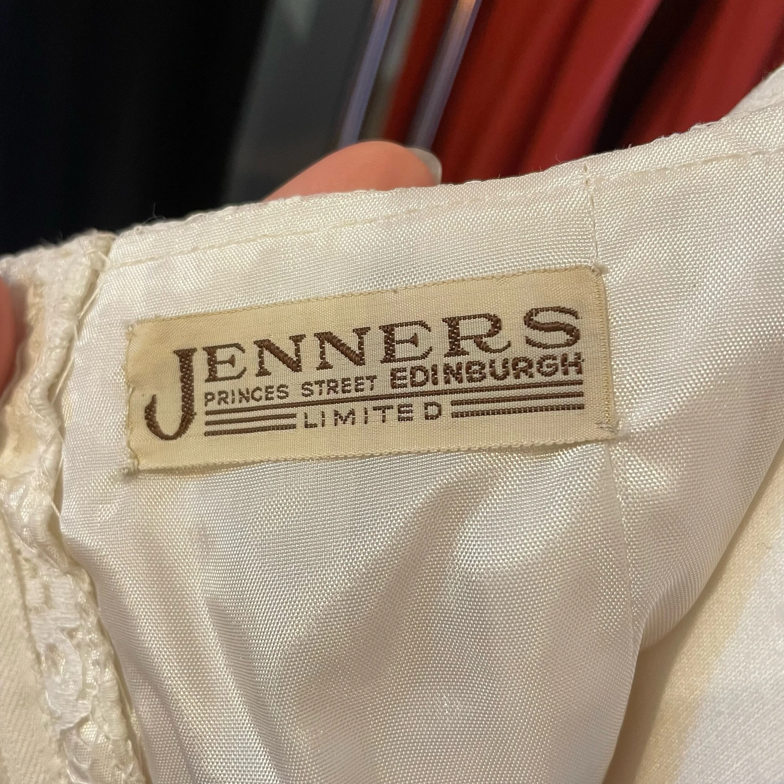 9EE6B389-32D8-4D8C-8AAA-383BBC675F35