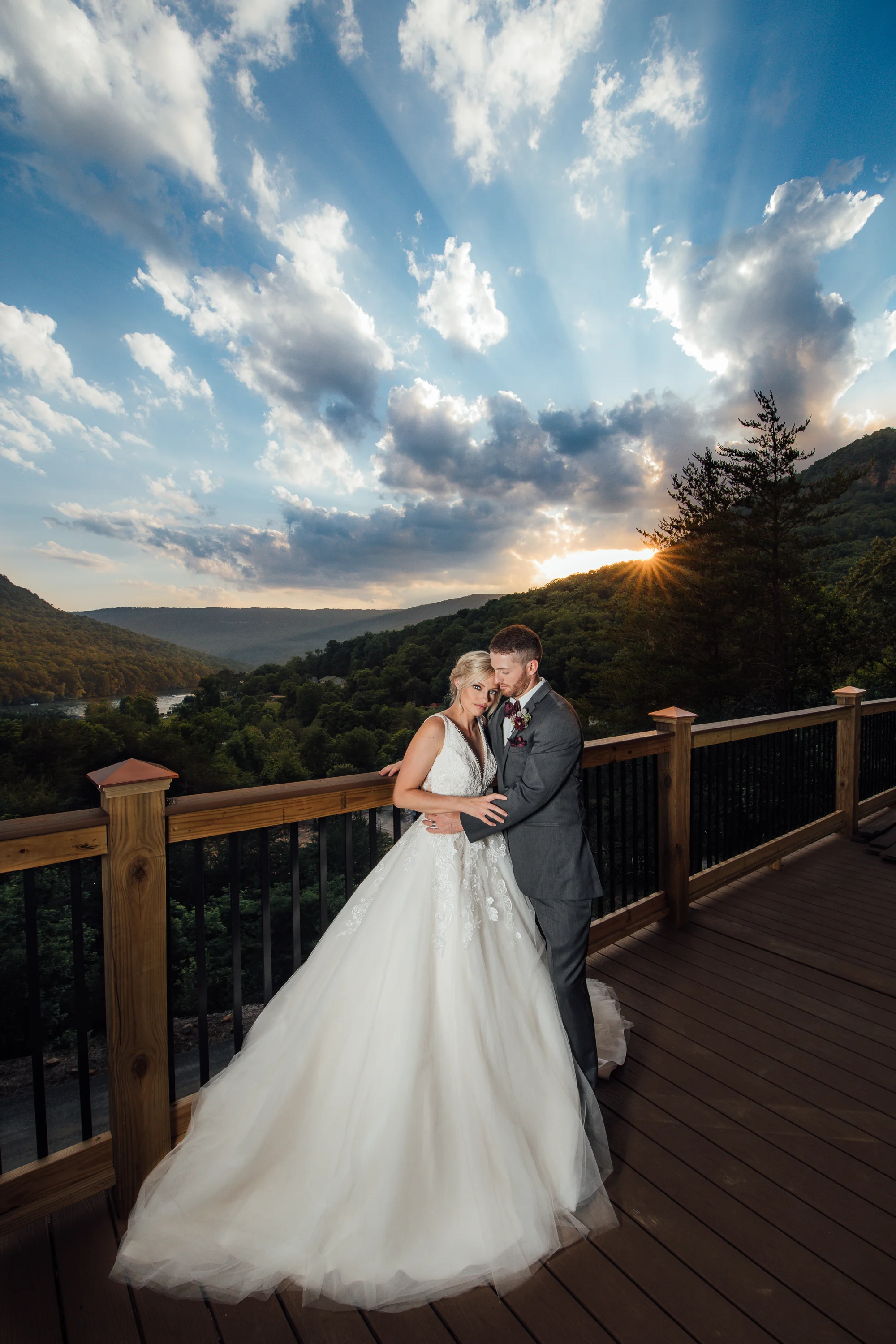 Epic views of the gorge from Windsor Hall | Photo: Lux Amore Photography