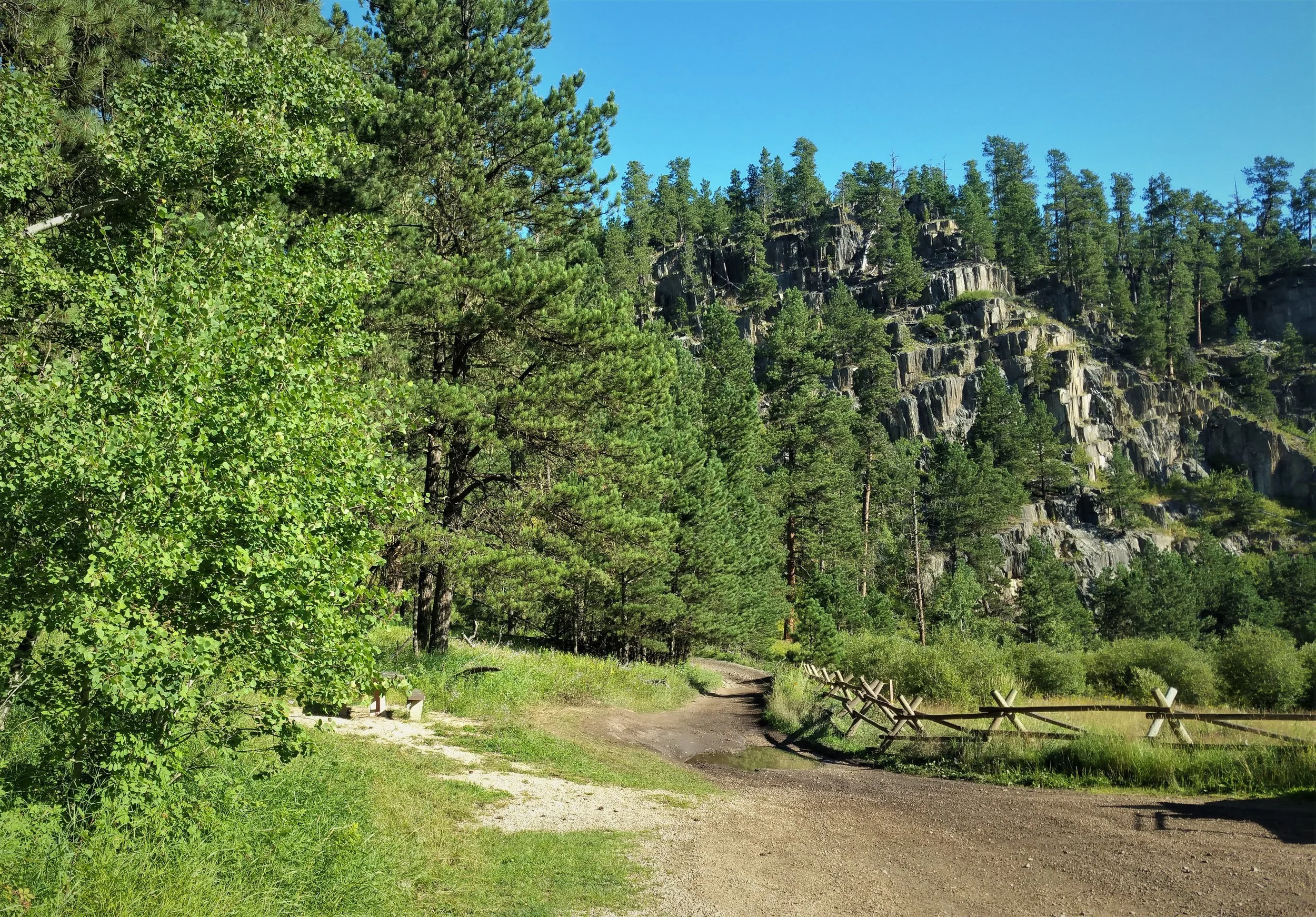 Beginning of trail from parking lot.