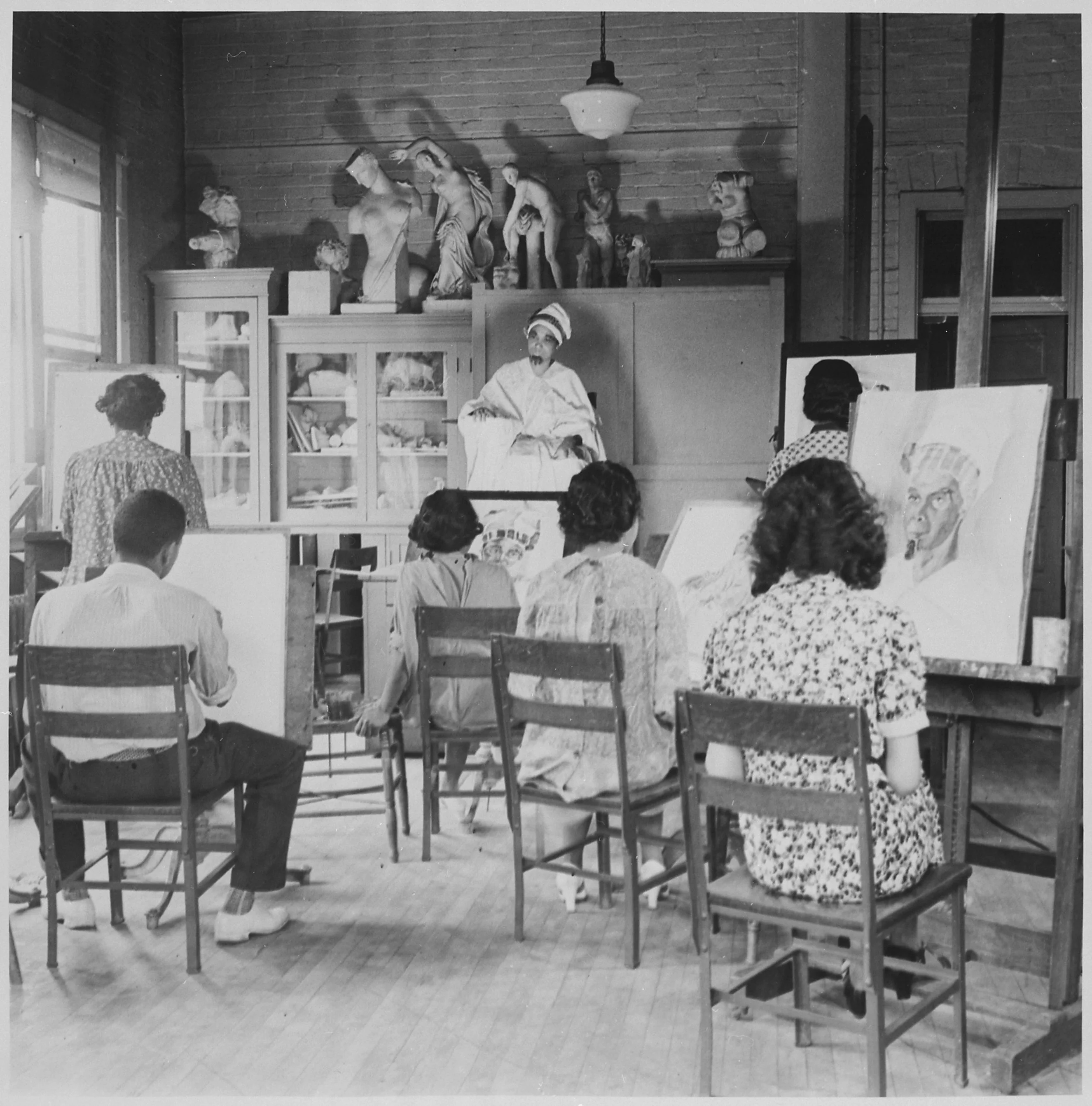 Howard_University,_art_class_-_NARA_-_559216.jpg