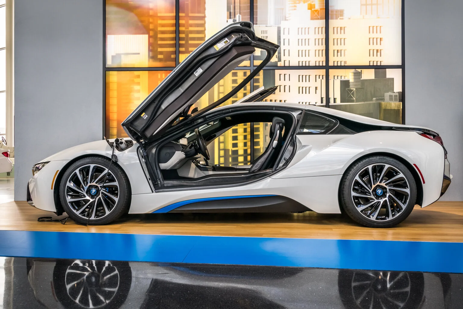 BMW i8 exterior.jpg