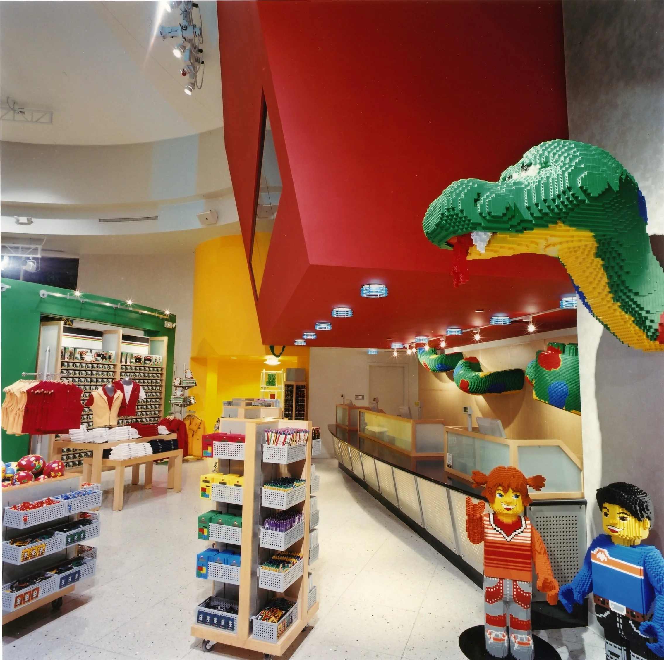 LEGO int 3.jpg