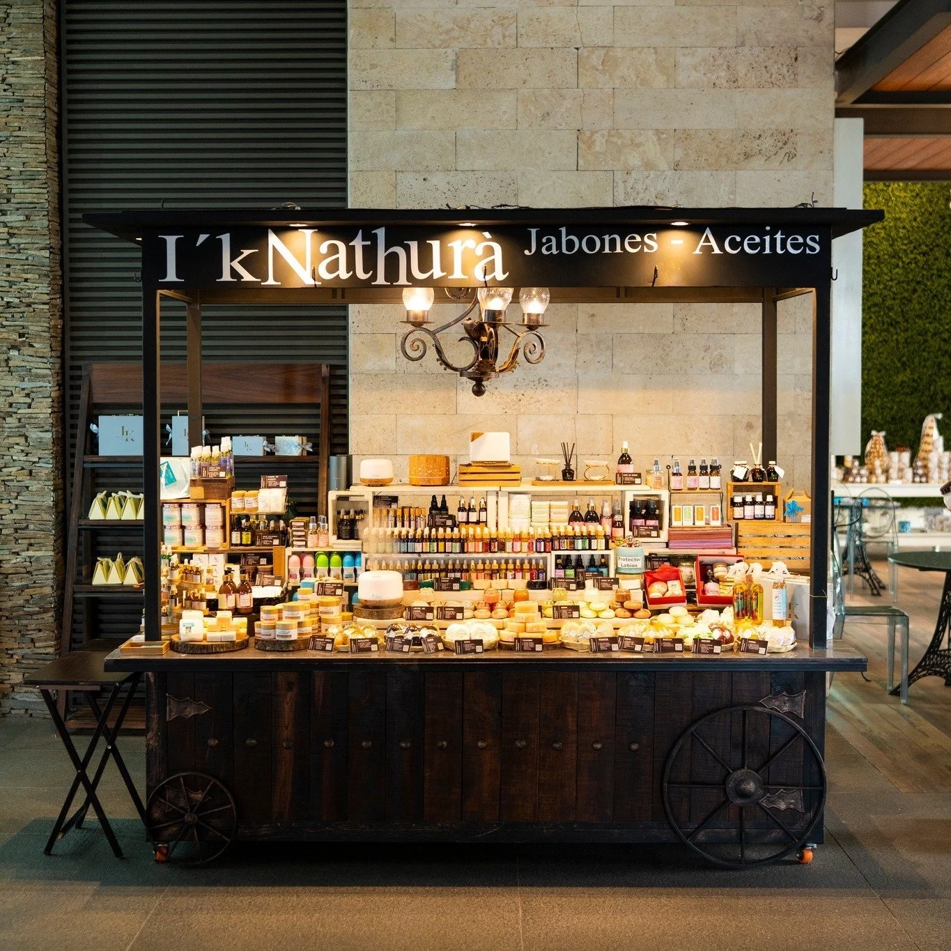 Cuidado natural para cada día 🌿. Descubrí los jabones, aceites esenciales y lo mejor de IK Natura en Majadas ONCE. @iknathura
#IKNatura #NaturalCare #másdeloqueimaginas