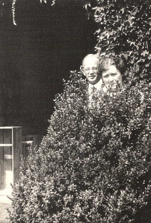 Rev. Harkness and wife Anna, "In the Bushes", undated photo courtesy of