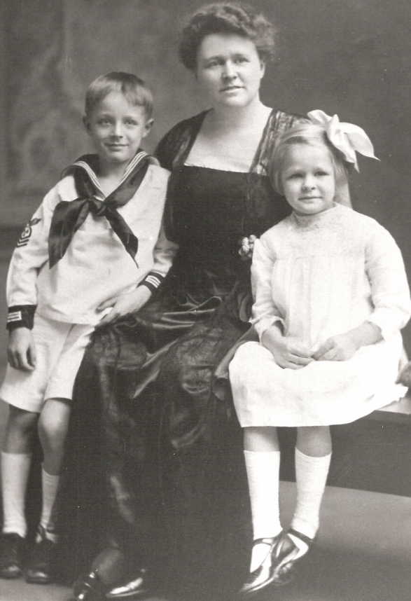 Anna Harkness with two youngest children Lawrence &amp; Evelyn
